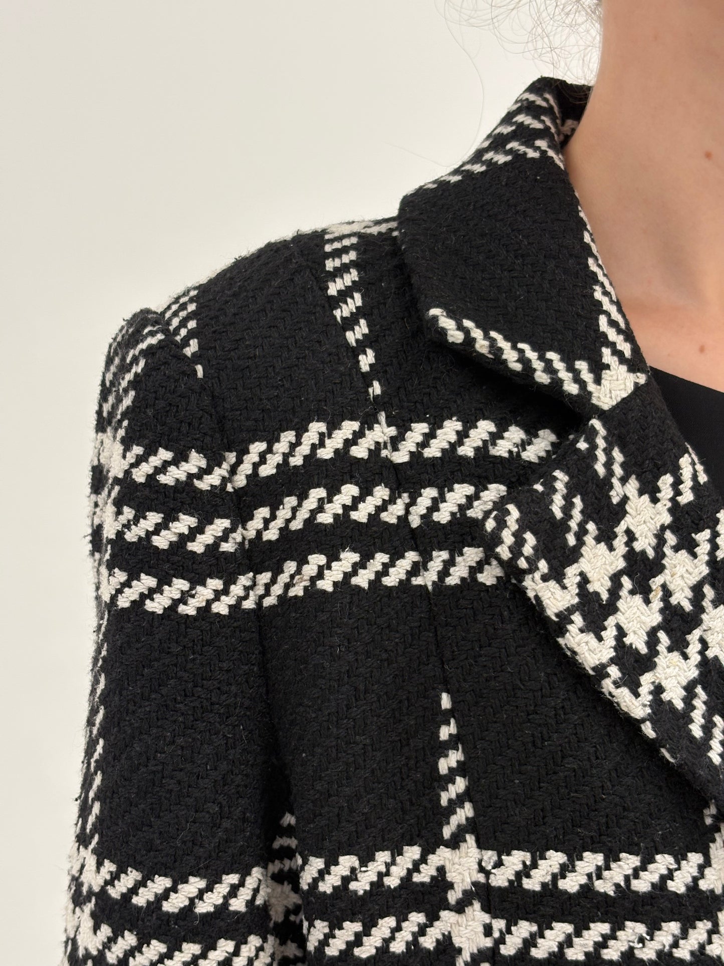 Palton din stofă plină pied de coq alb negru și carouri