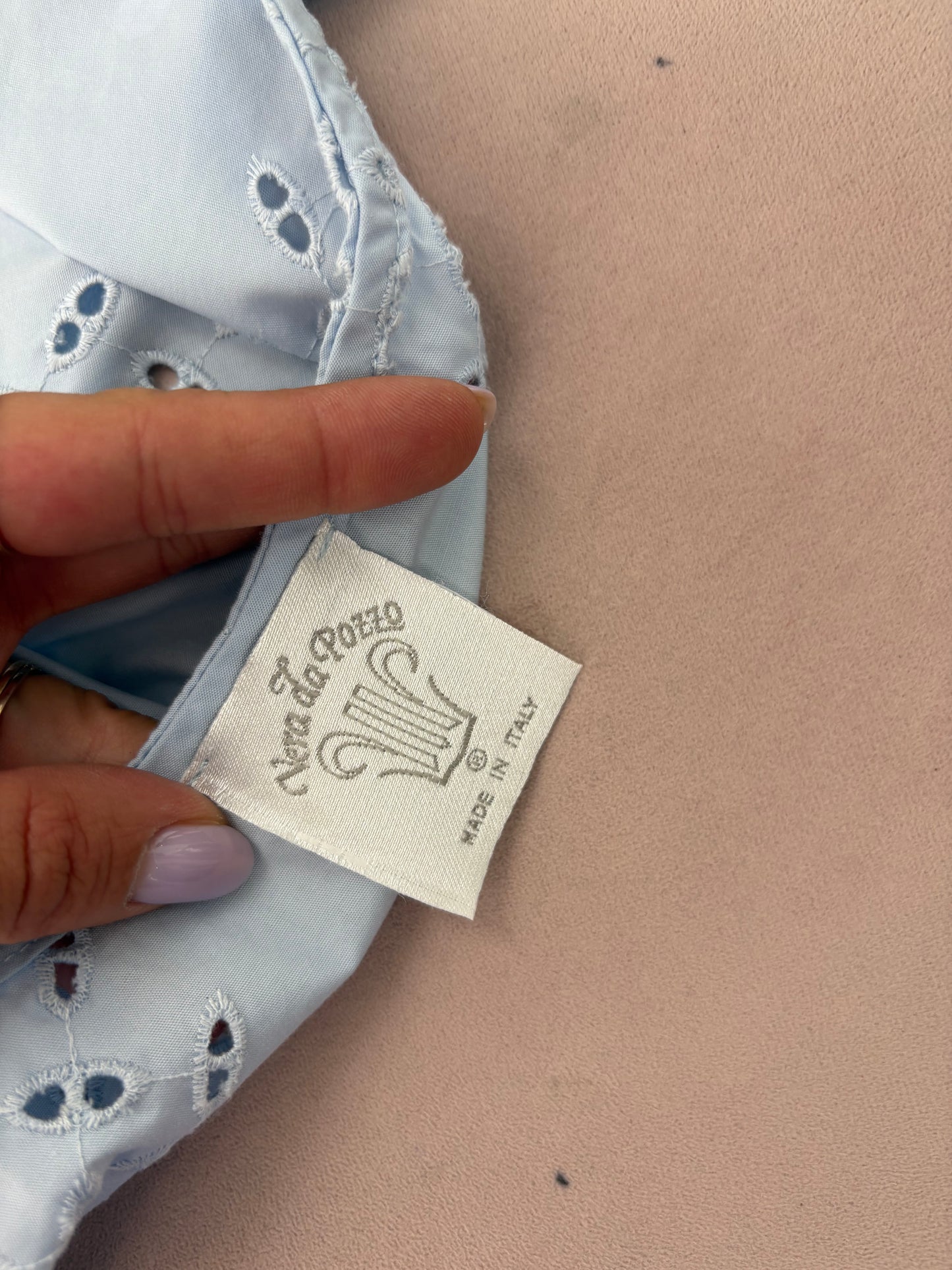 Corsaj italian baby blue cu broderie anglaise
