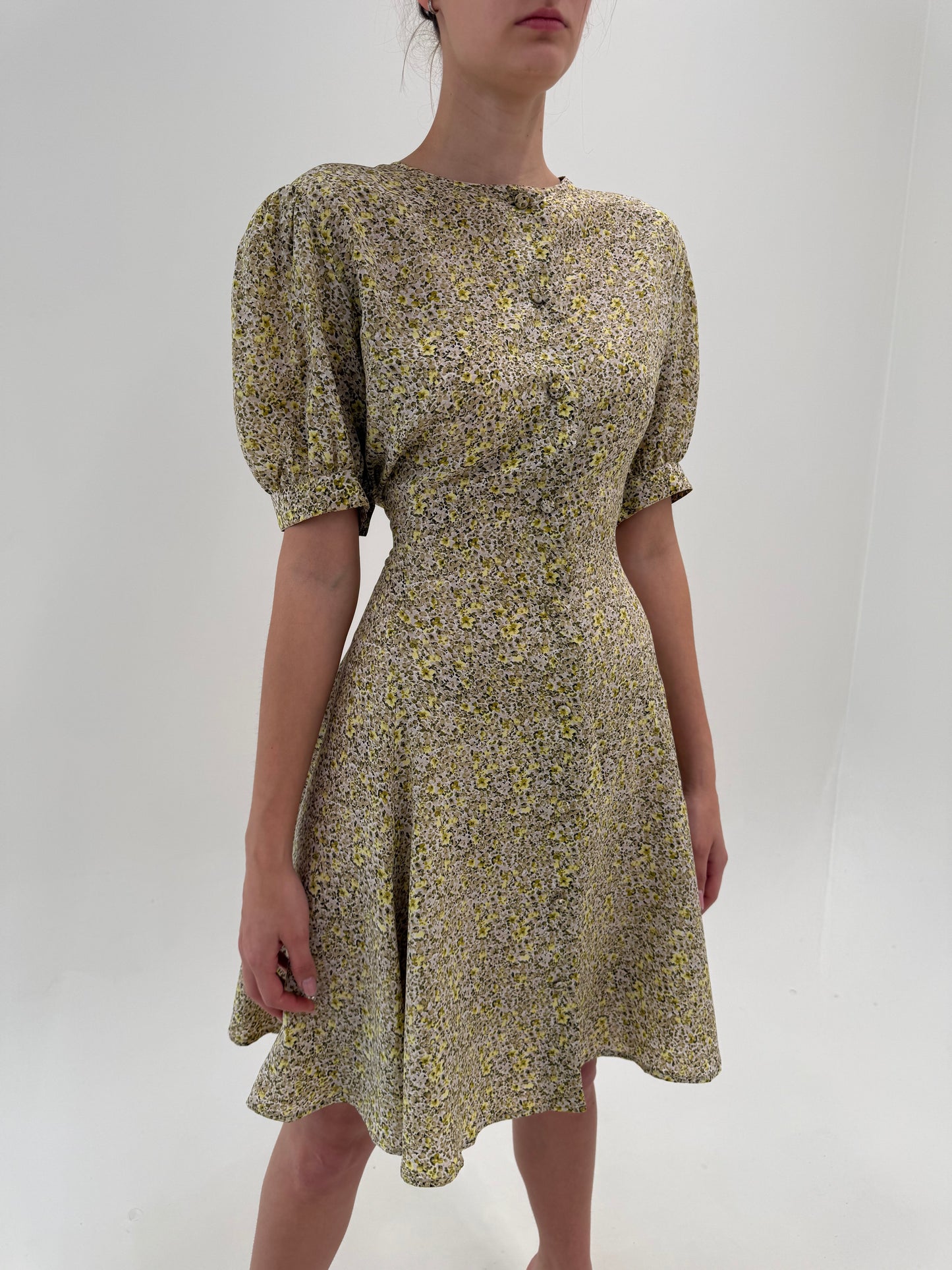 Rochie vintage cambrata din mătase naturală în nuanțe pudrate