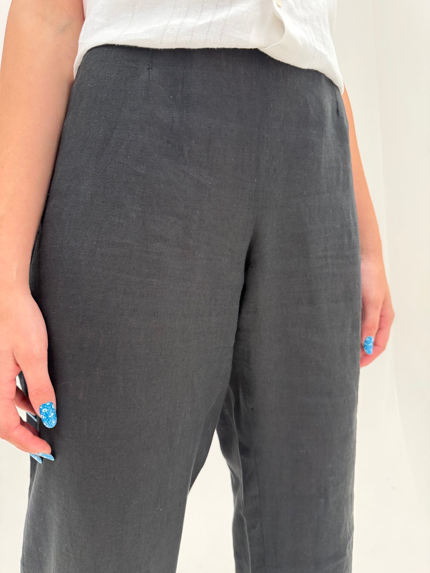 Pantaloni tall din in negru cu talie ultra înaltă în croi țigaretă