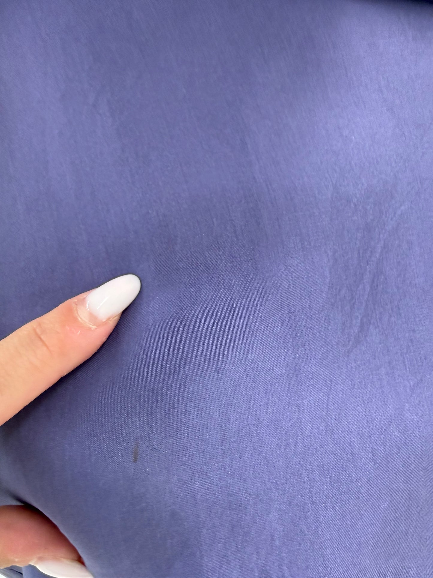 Top lavandă din mătase naturală în croi minimalist