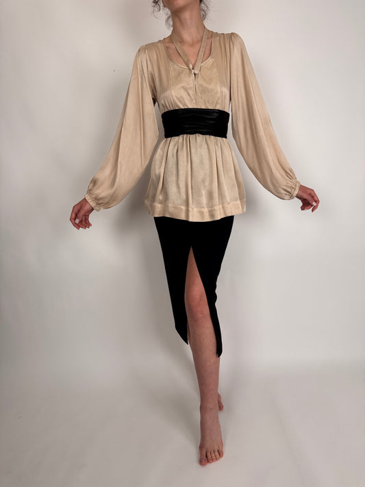 Bluză beige cu efect de peplum din mătase naturală și mâneci ample