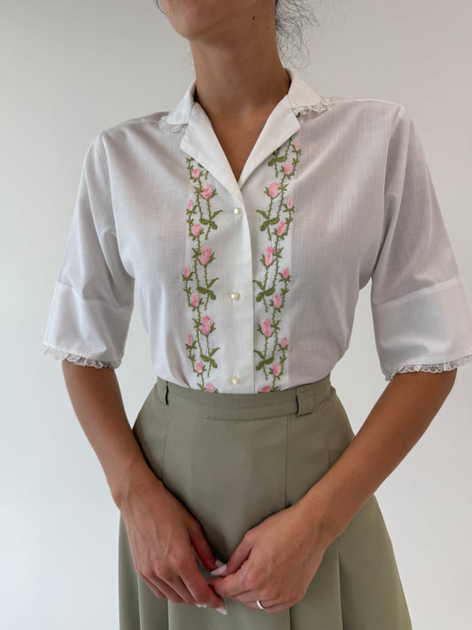 Cămașa vintage din bumbac cu broderie superbă
