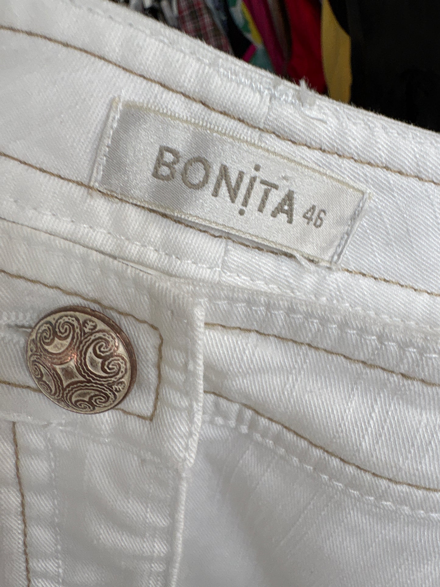 Jeans alb de vară ultra confort modelator în croi clasic