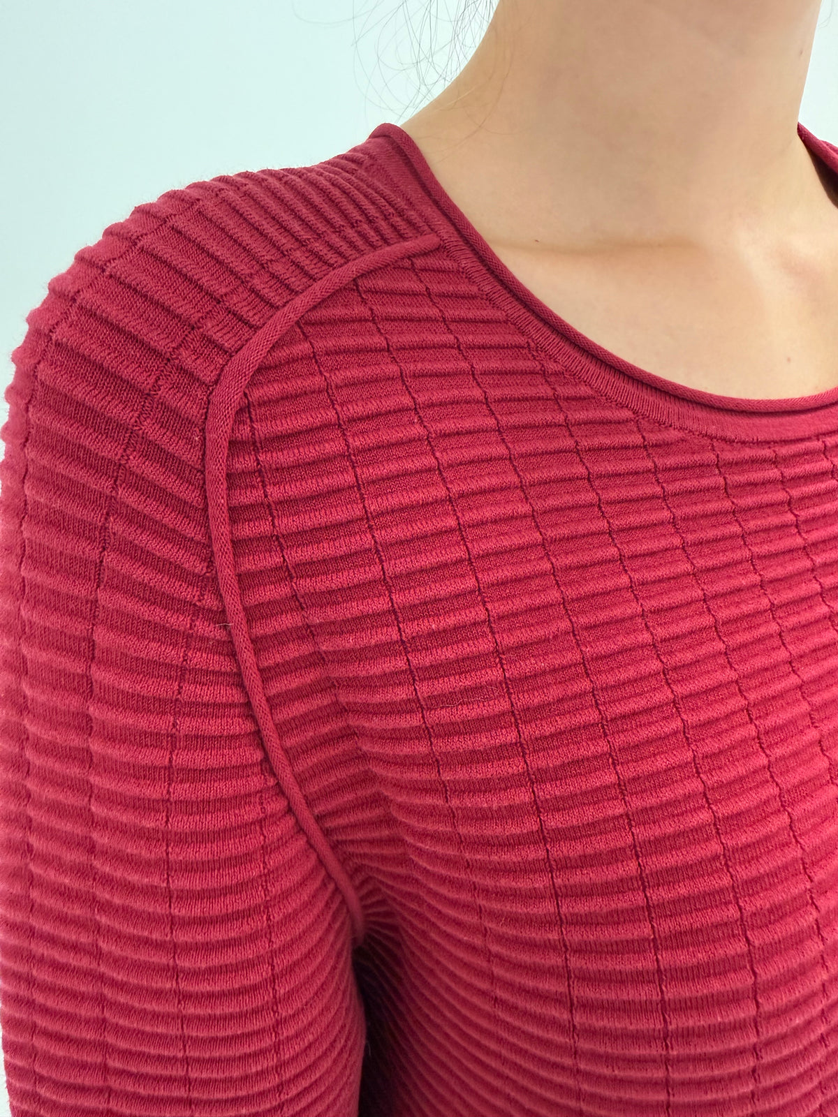 Rochie Lacoste raspberry red din tricot dens plin ribbed ultra confort structurat