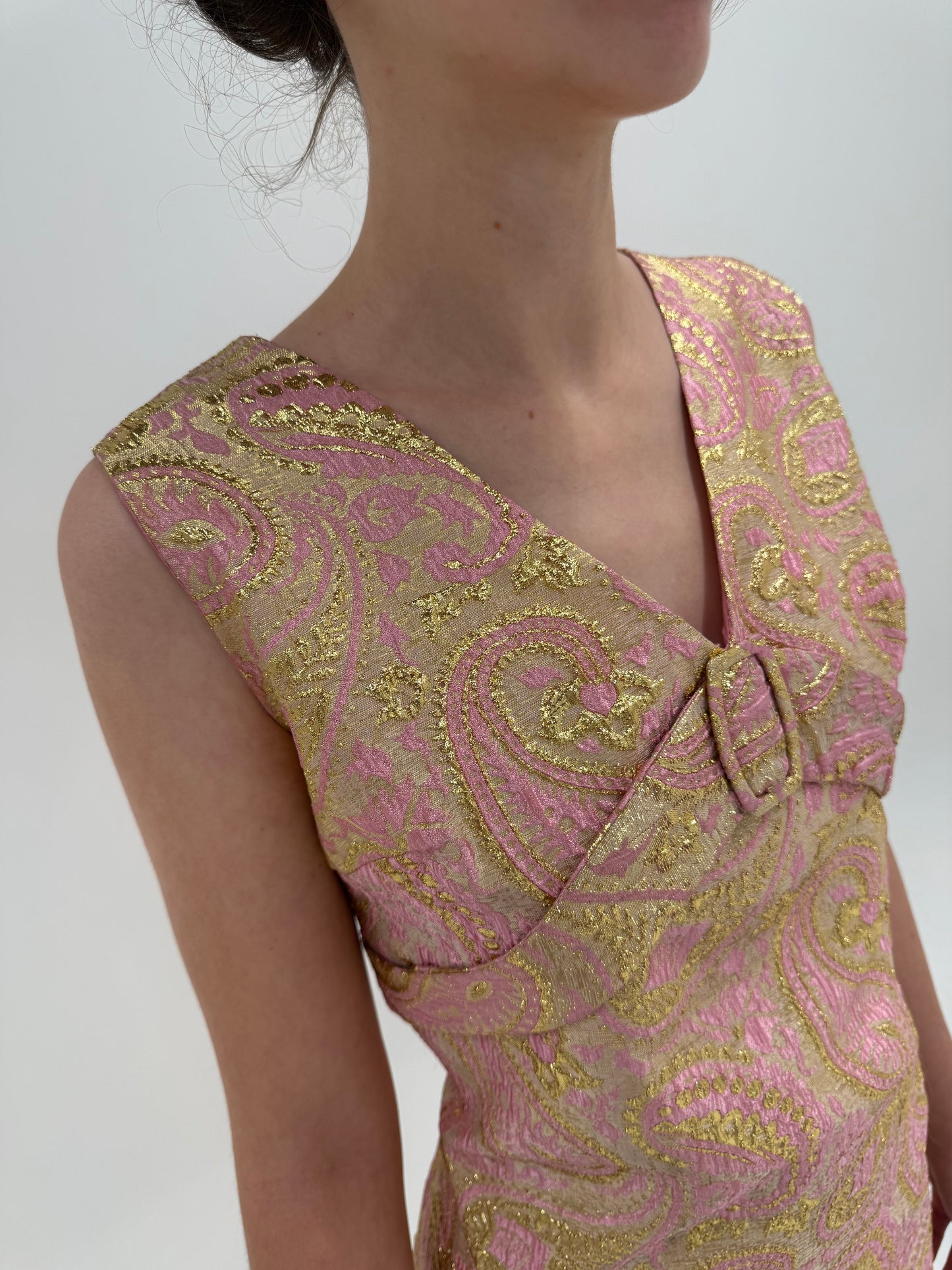 Sheath dress old vintage de colecție ani 70 timpurii din brocart