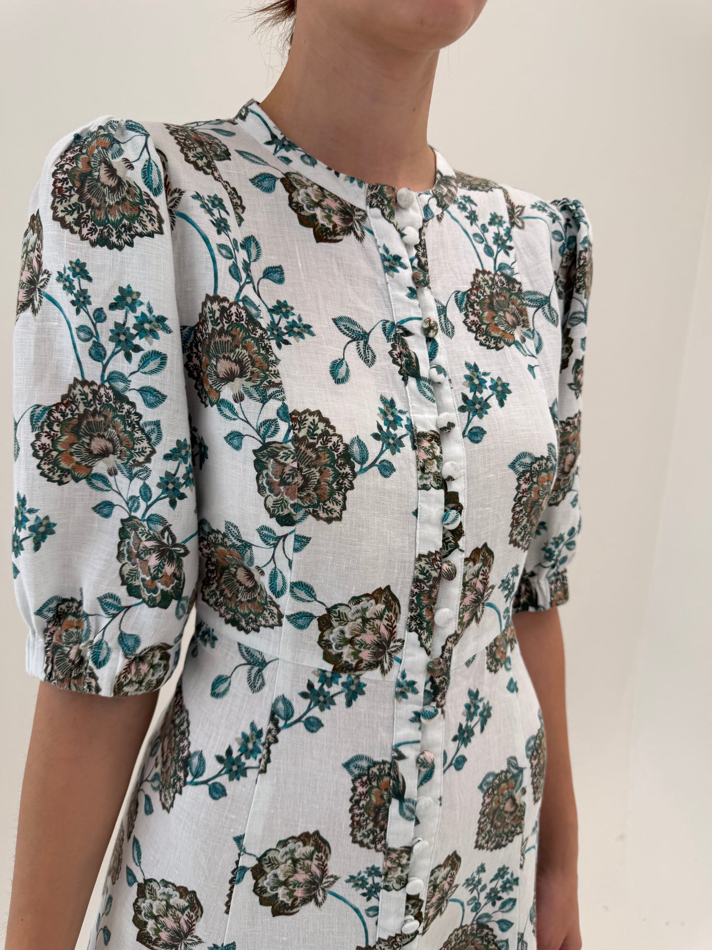 Rochie din in premium cu talie marcată ultra înaltă și buzunare