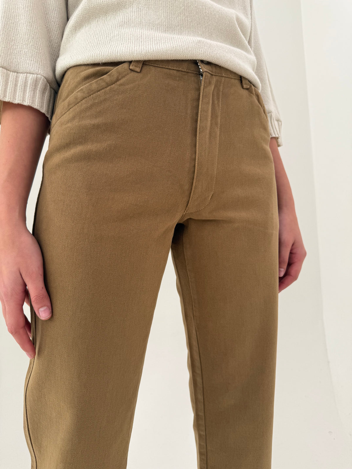 Pantaloni camel din twill super gros de bumbac în croi clasic petite