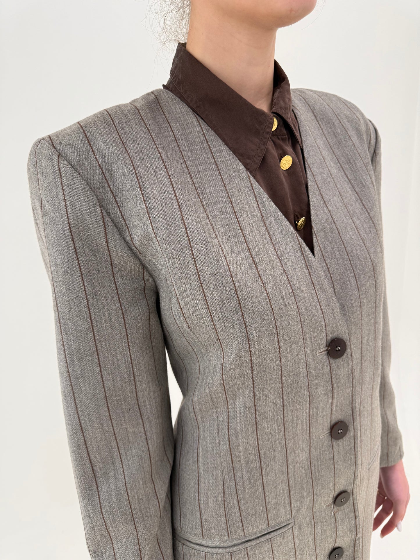 Deux piece din stofă subțire de lana extrafina și cașmir cu dungi fine verticale