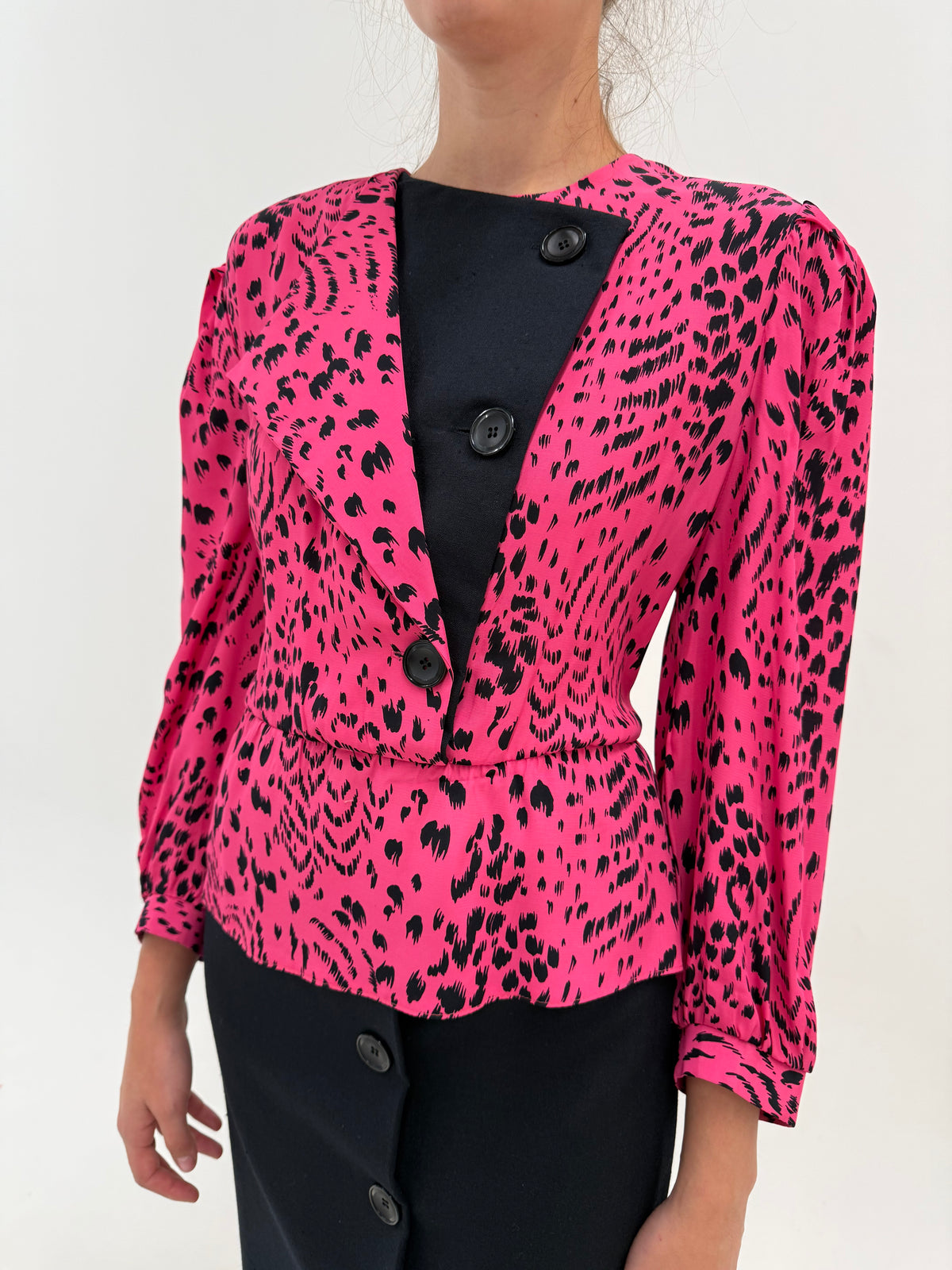 Rochie vintage cu peplum și animal print stilizat fucsia cu negru petite