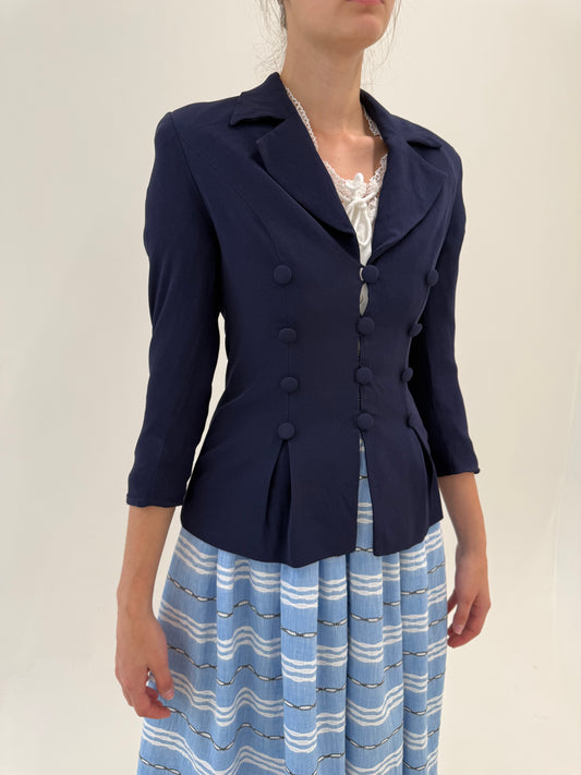 Sacou ultra cambrat petite din mătase naturală mată cu efect de peplum