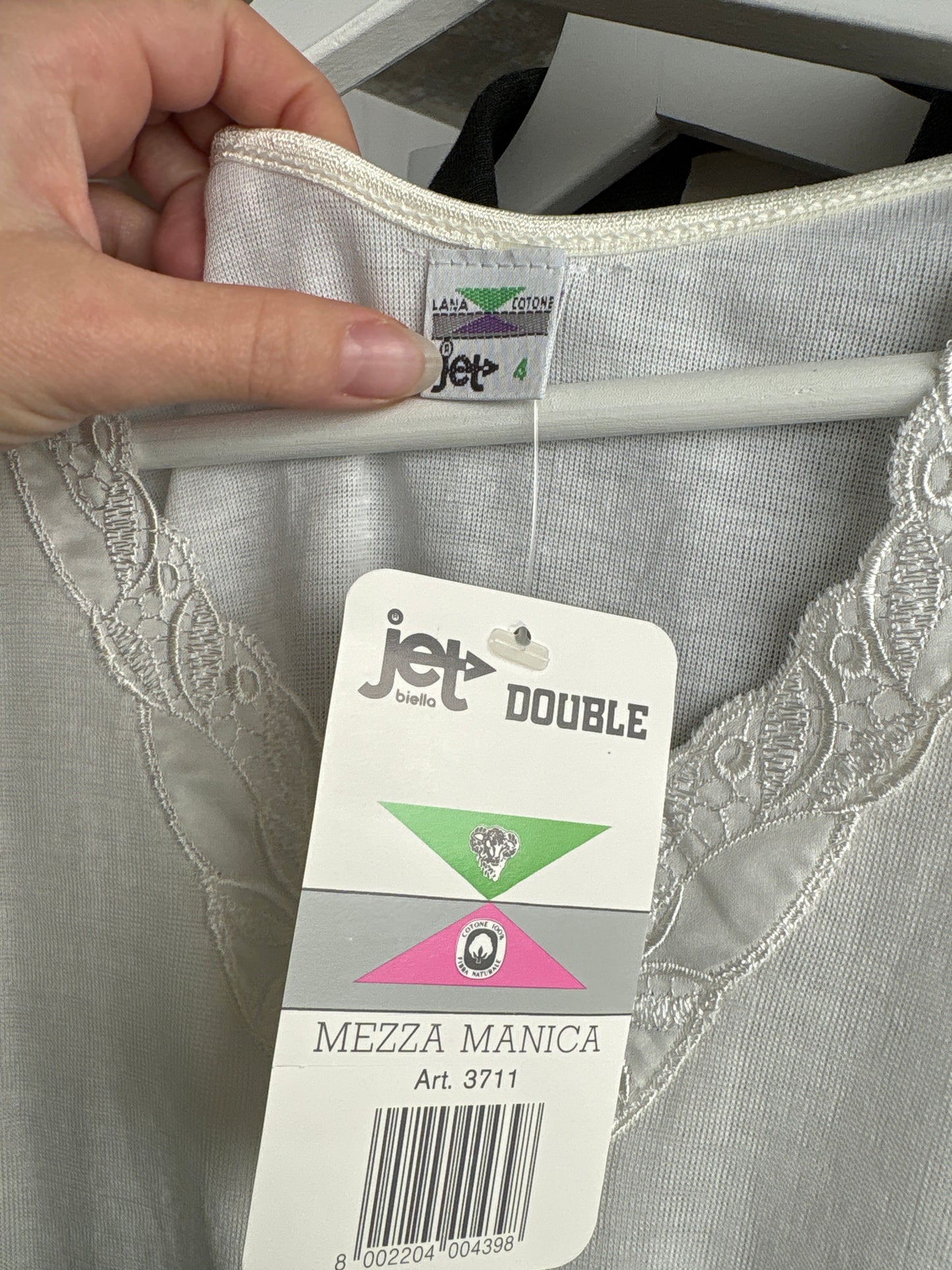 Top nou italian din lana extrafina irestringibila