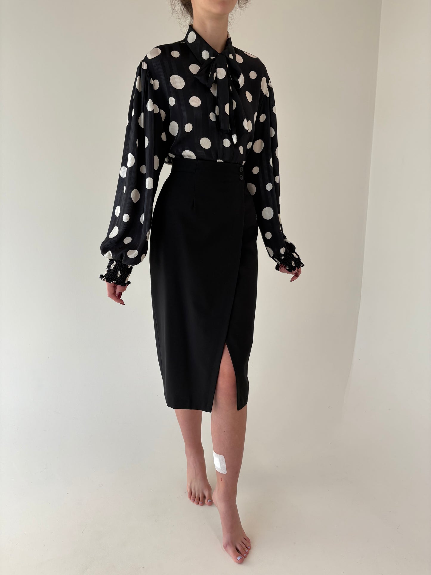 Fustă neagră petrecută ultra conică cu talie super înaltă marcată