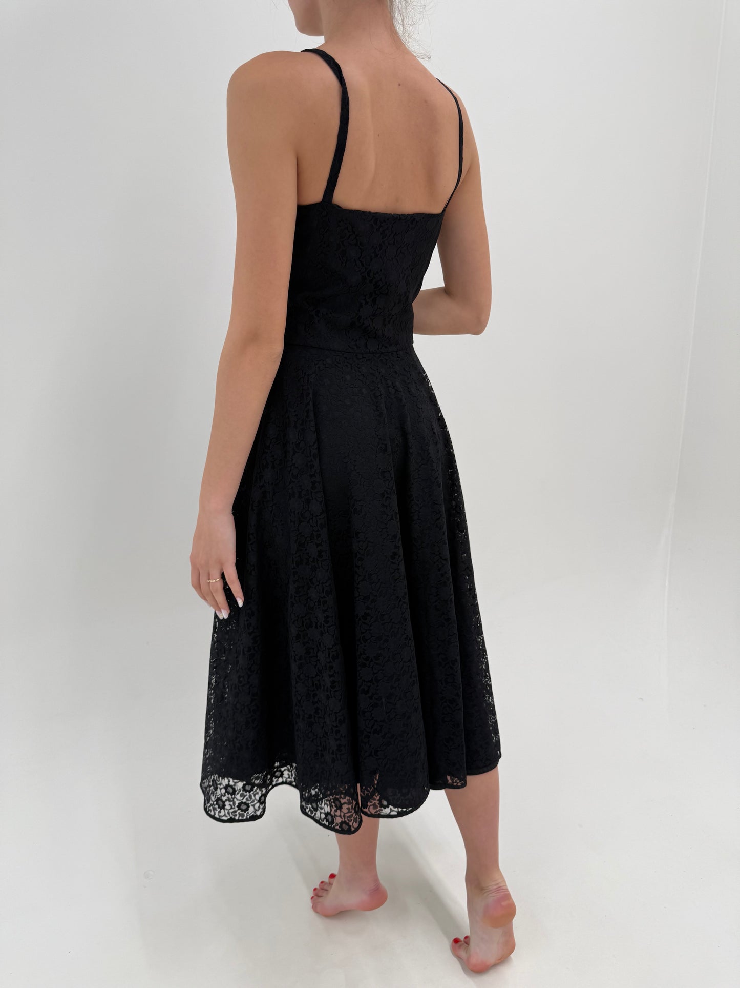 LBD vintage in croi de ani 50 din dantelă chantily cu corsaj