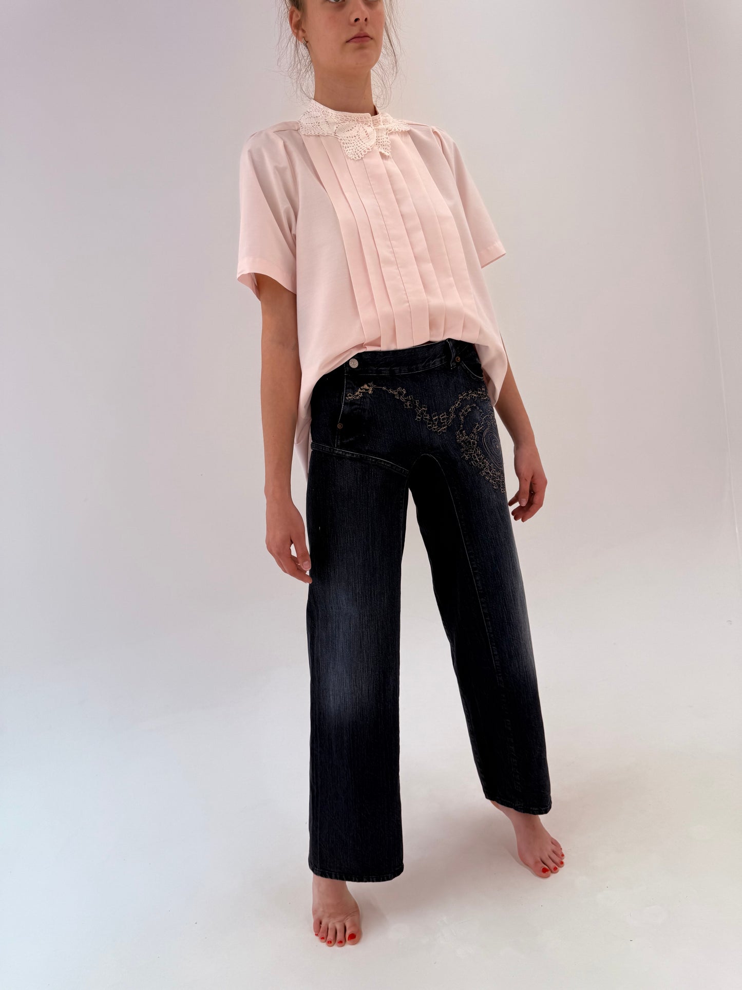 Jeans luxury de designer japonez Michiko Koshino palazzo cu broderie în croi specific