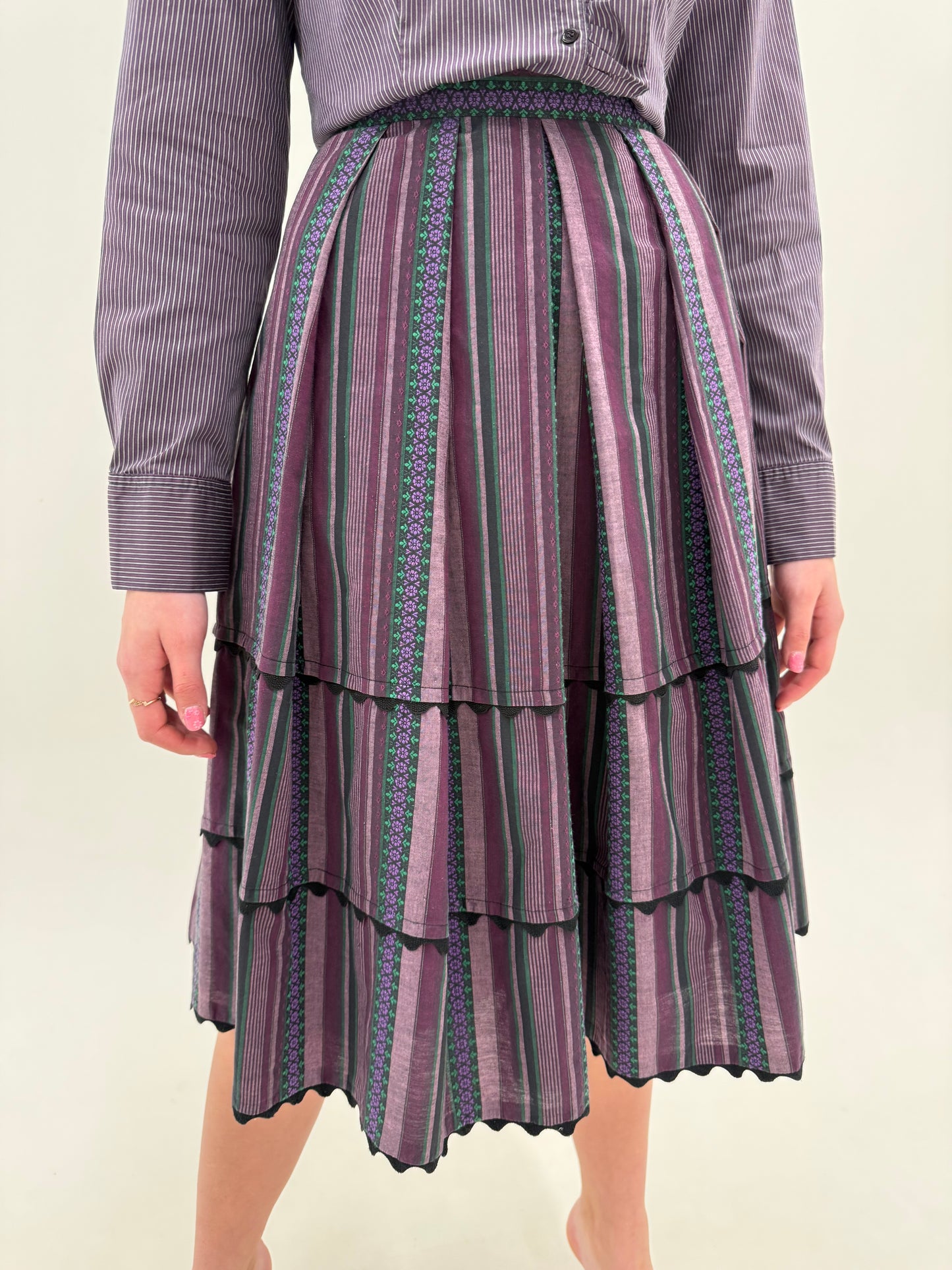 Fustă vintage în dungi și nuanțe dusty de mov din pânză de bumbac