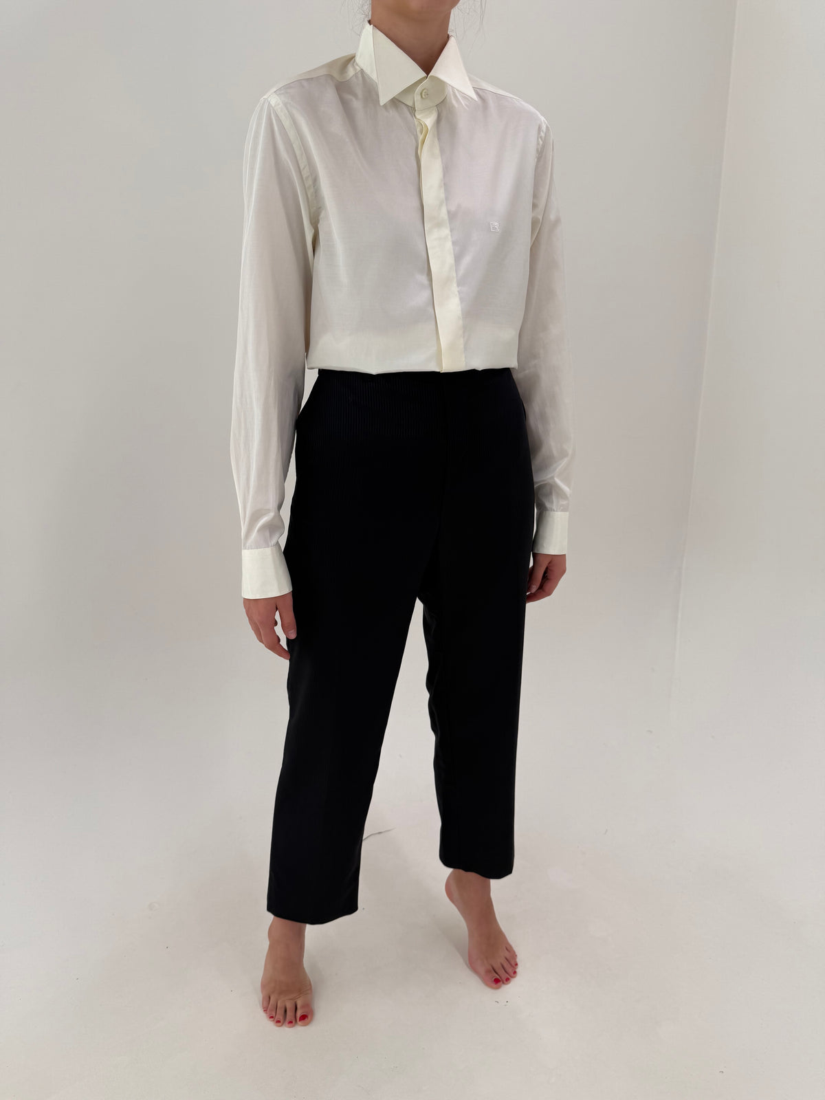 Costum negru de brand luxury Pal Zileri din stofă de lana și mătase naturală texturat cu dungi