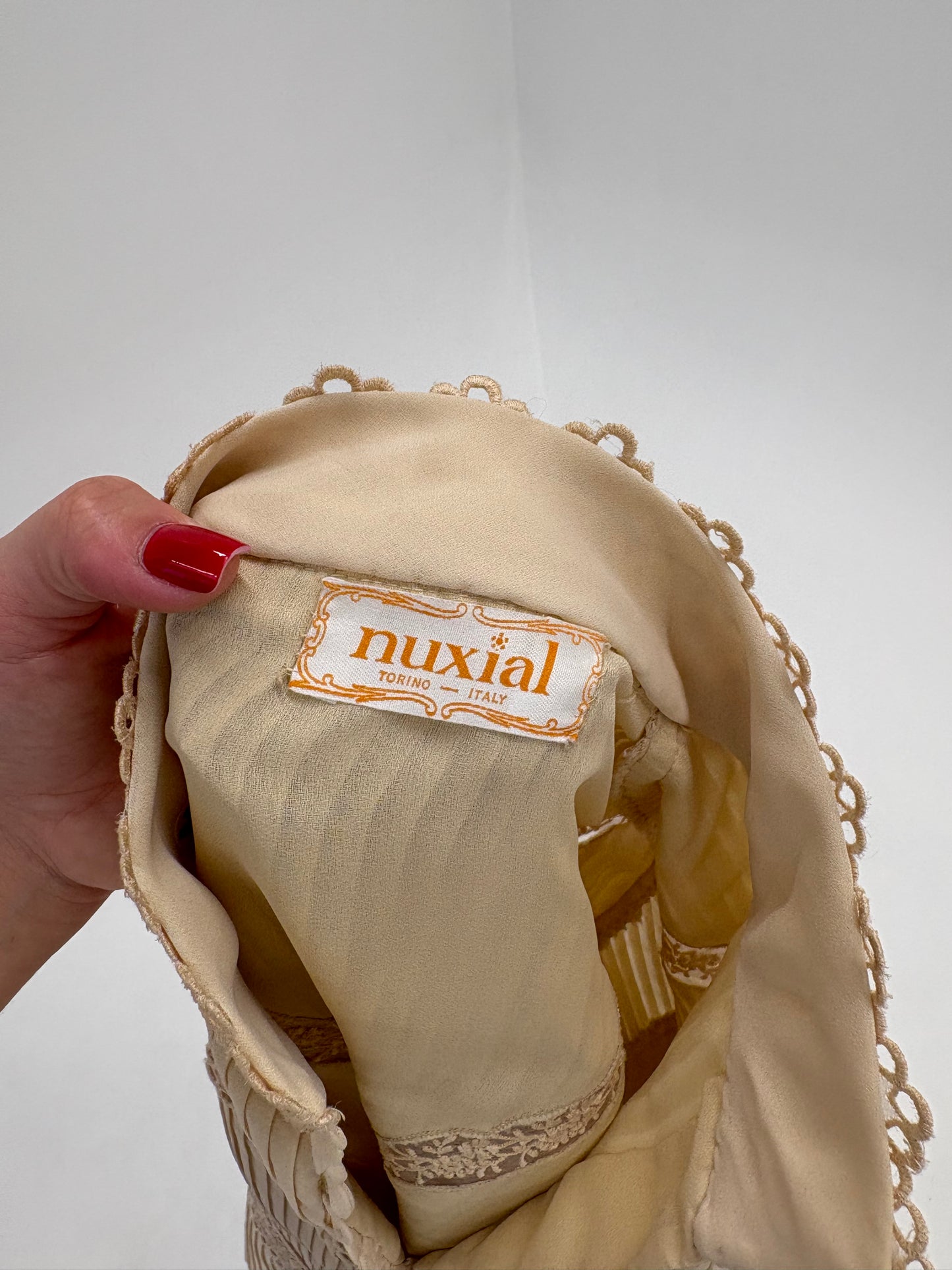 Cămașa old vintage anii 70 cu pliseuri și dantelă macrame
