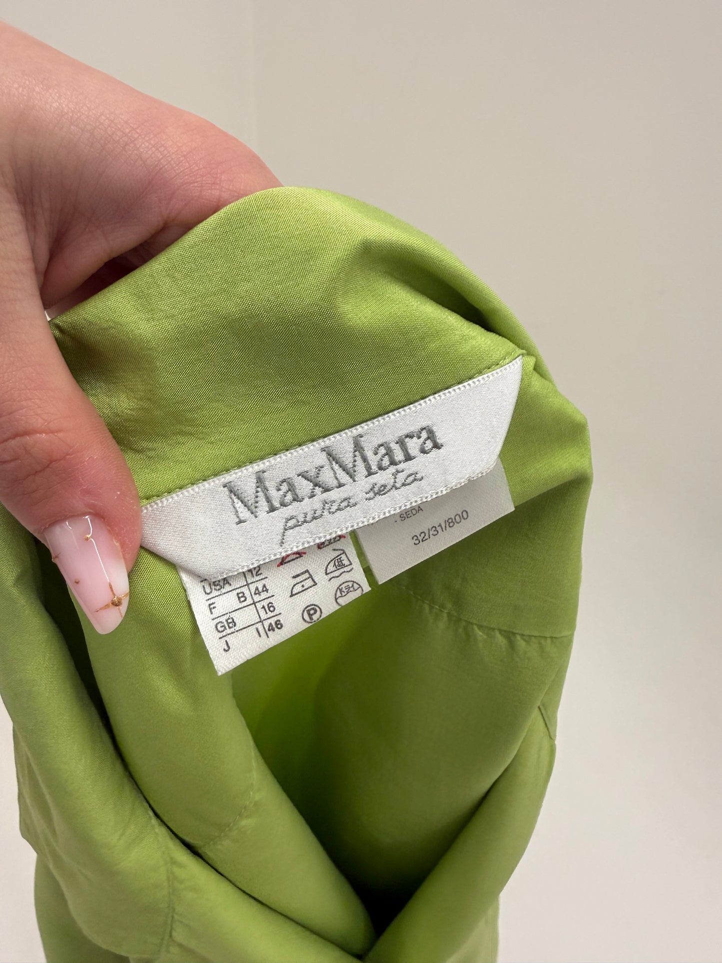 Cămașa Max Mara din țesătură super luxoasă de mătase naturală