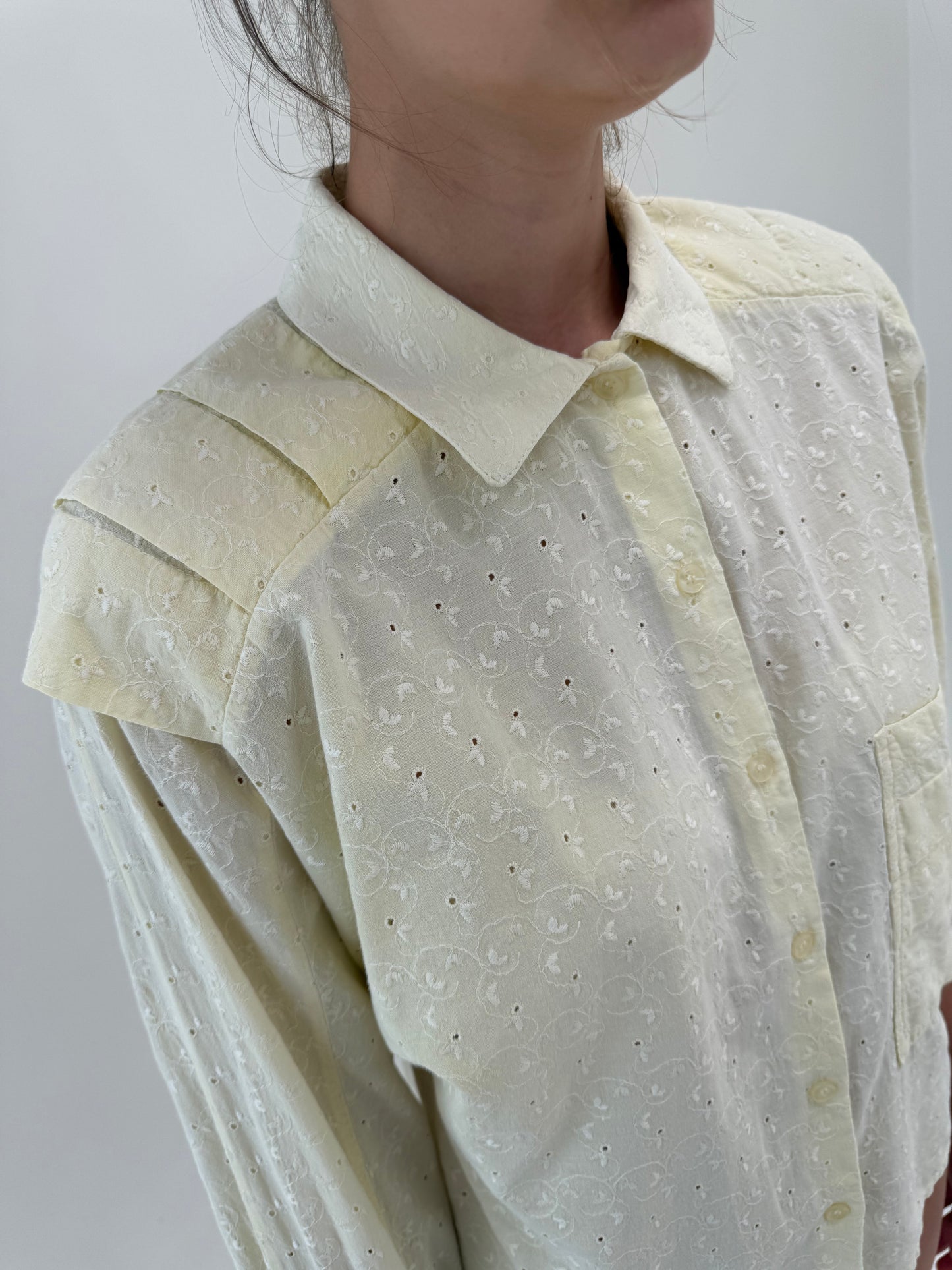 Camasa vintage petite din bumbac în croi retro modern integral cu broderie anglaise