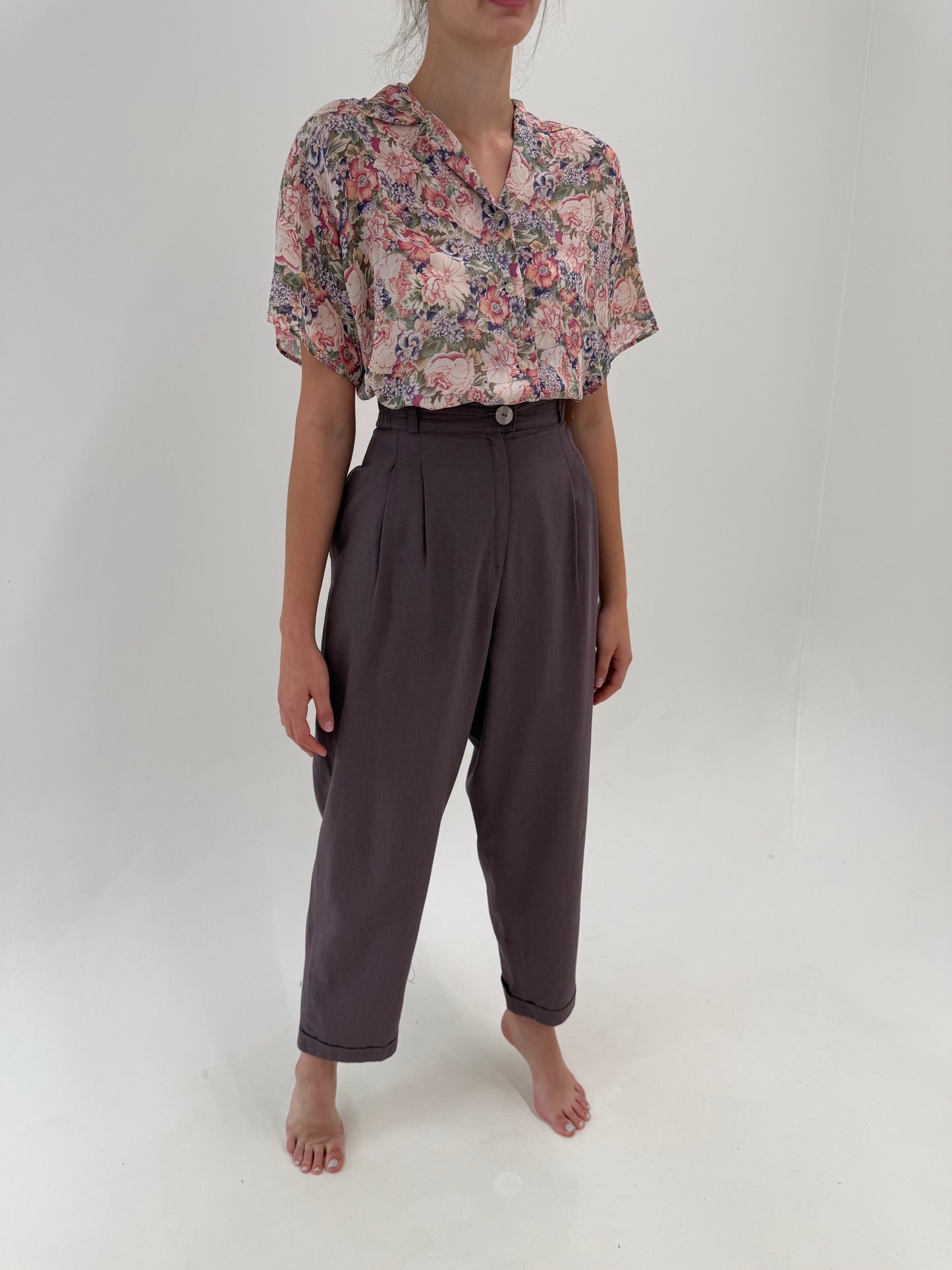 Pantaloni dusty aubergine din pânză cu talie ultra înaltă cu solduri generoase