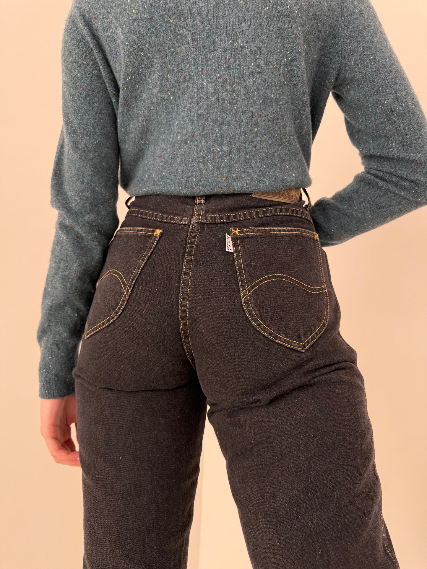 Jeans vintage tall din bumbac dark wash in croi super revenit în trend