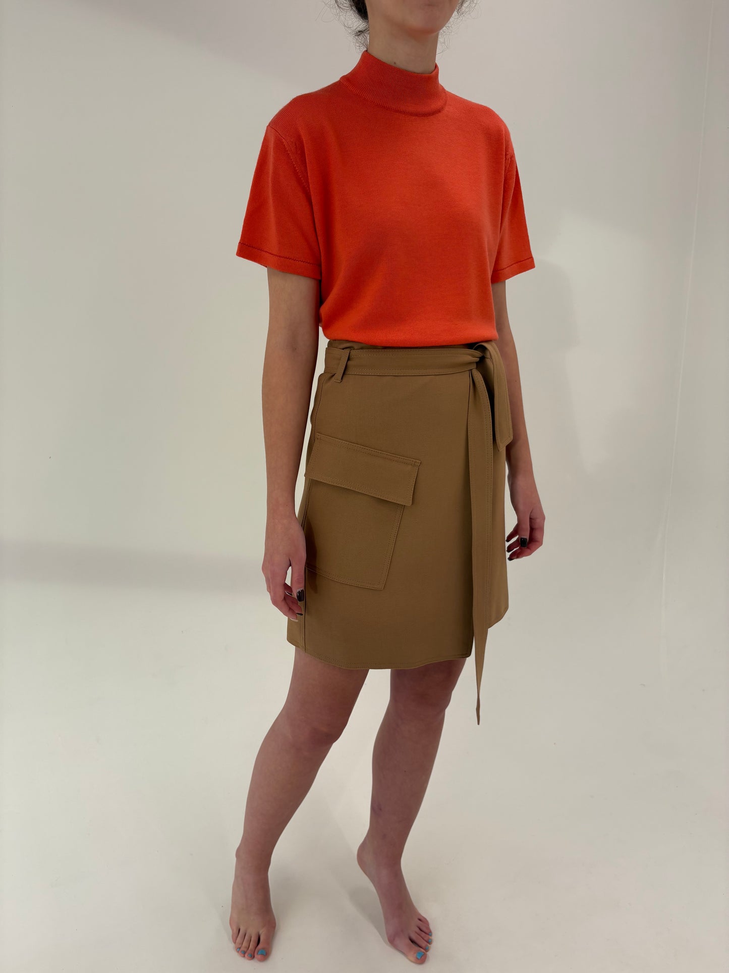 Fustă camel în croi petrecut si actual cu cordon din lana extrafina