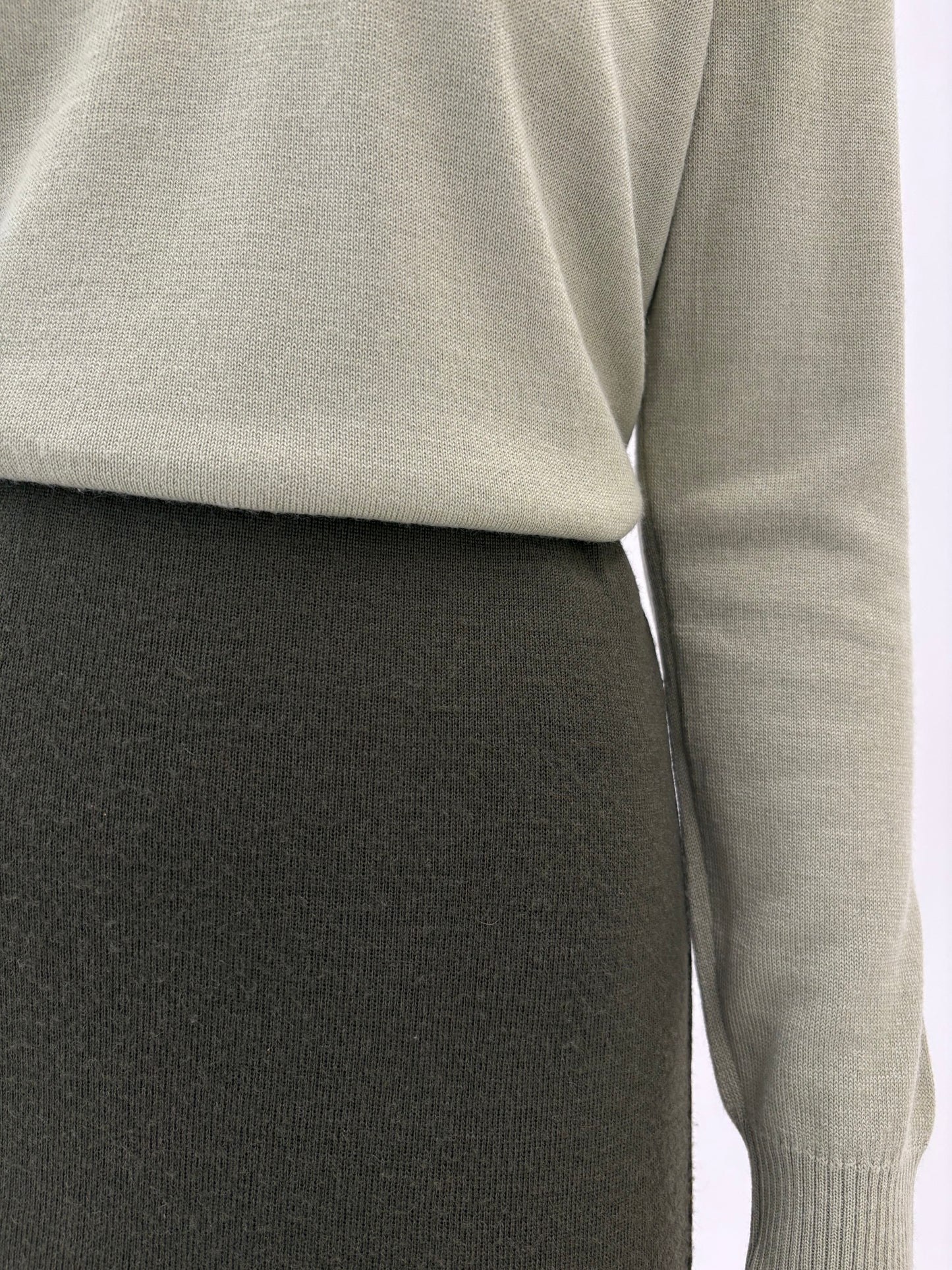 Fustă forest green din tricot de lana extrafina de gramaj mare conică