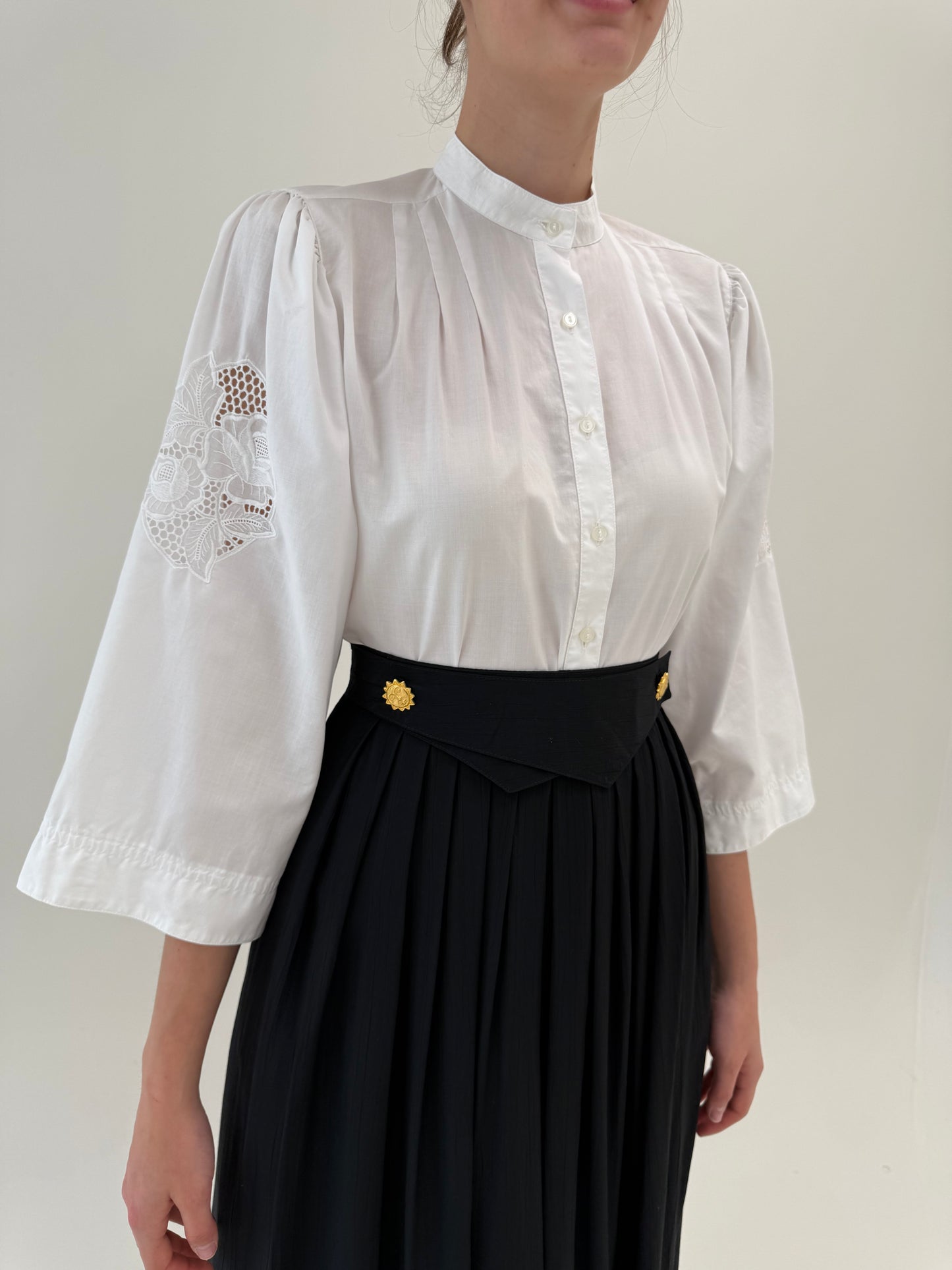 Cămașa vintage cu broderie anglaise și mâneci evazate 3/4