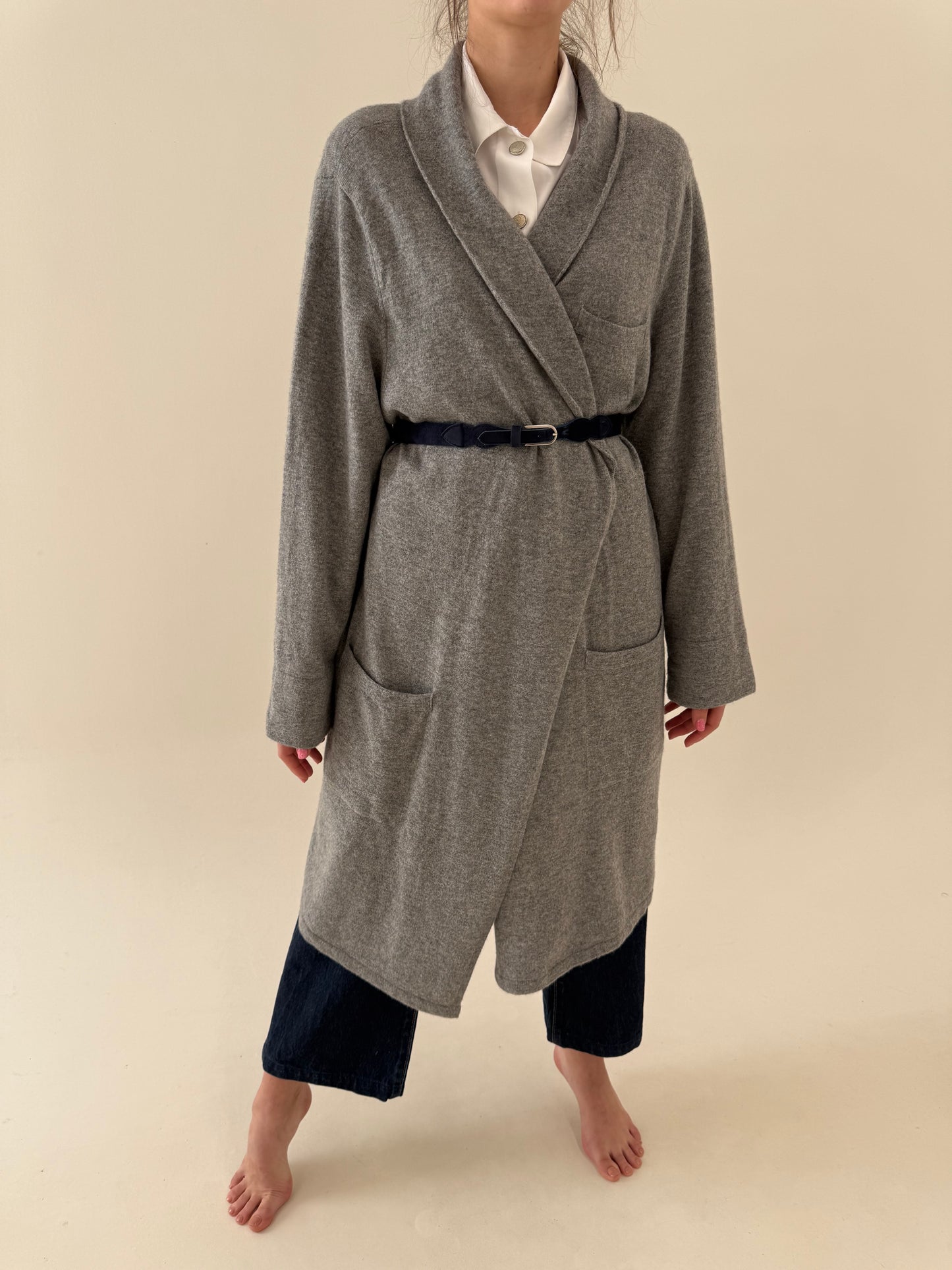 Pardesiu din cașmir silver gray cu revere rotunjite și buzunare