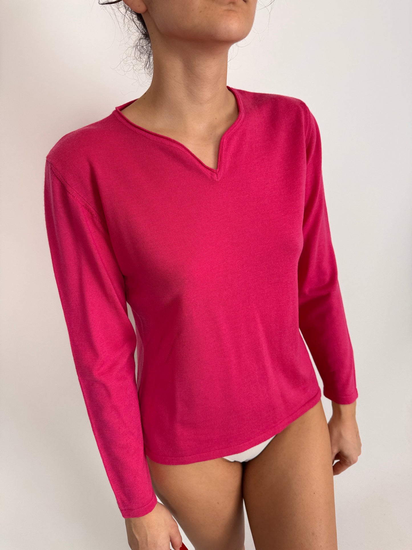 Puloveras subțire fucsia de brand luxury din lana merino extrafina