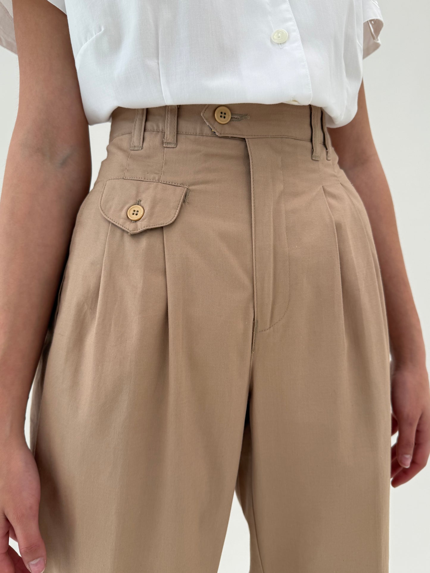 Pantaloni vintage camel tall cu talie ultra înaltă și pense din bumbac premium