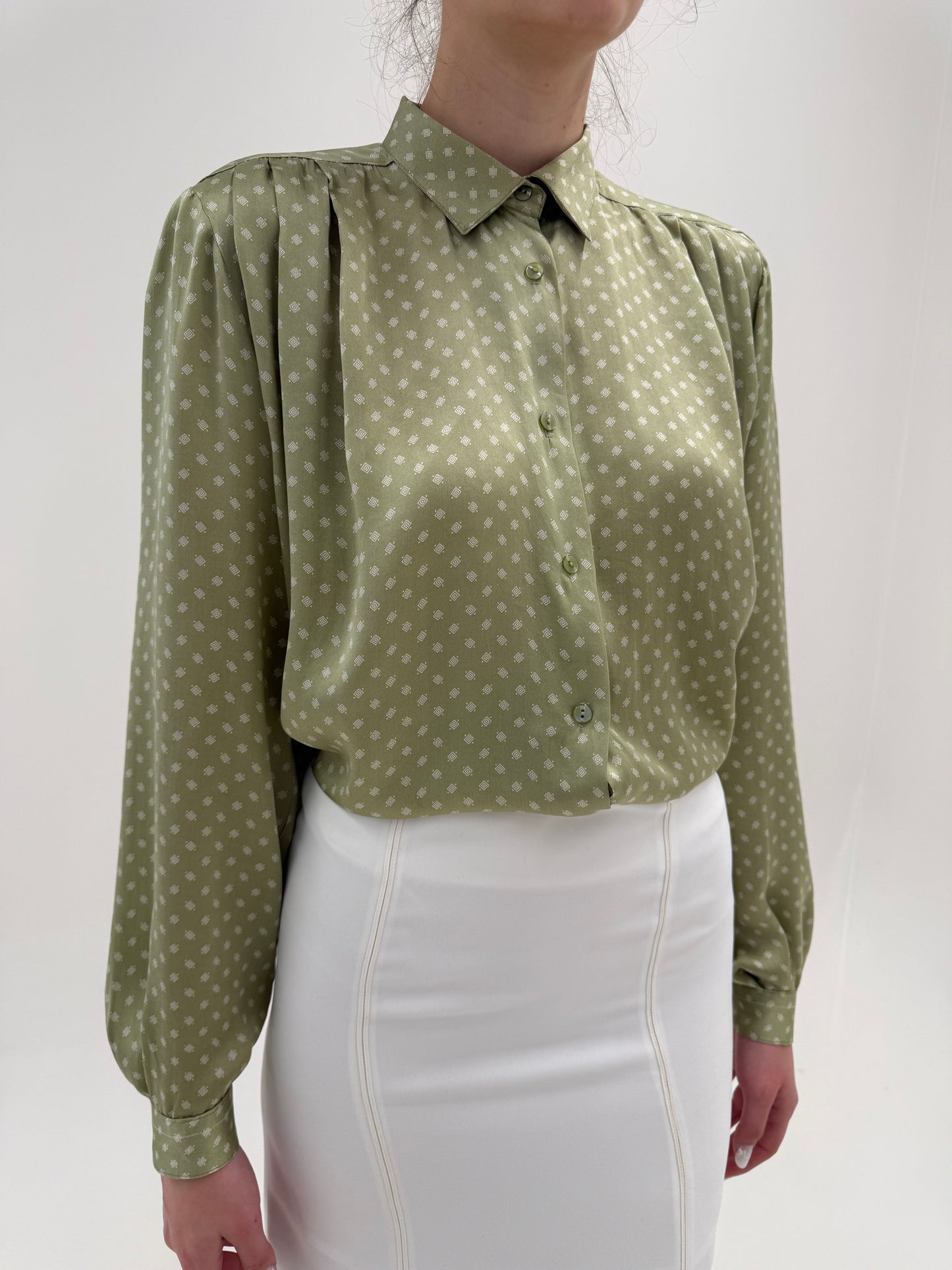 Cămașa vintage sage green din mătase naturală satinata în croi amplu