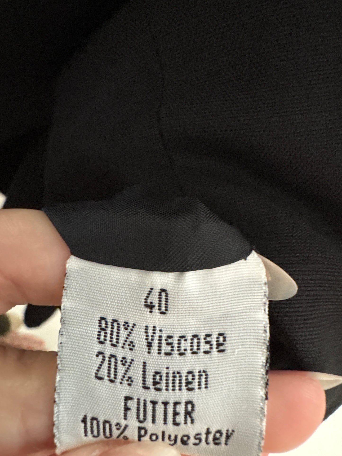 LBD maxi în croi clasic cambrat din pânză excepțională de in și vascoza