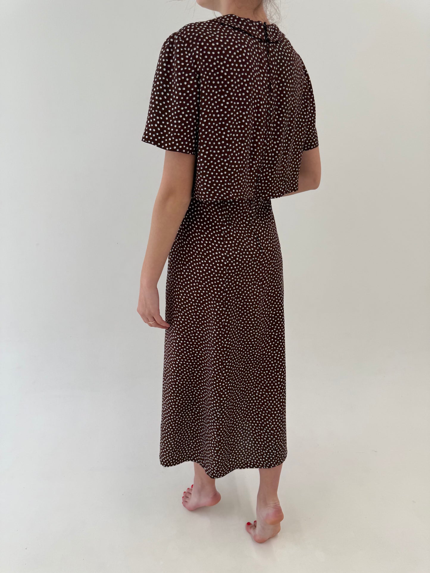 Rochie maxi cu buline ivoire în croi ultra chic și talie marcată