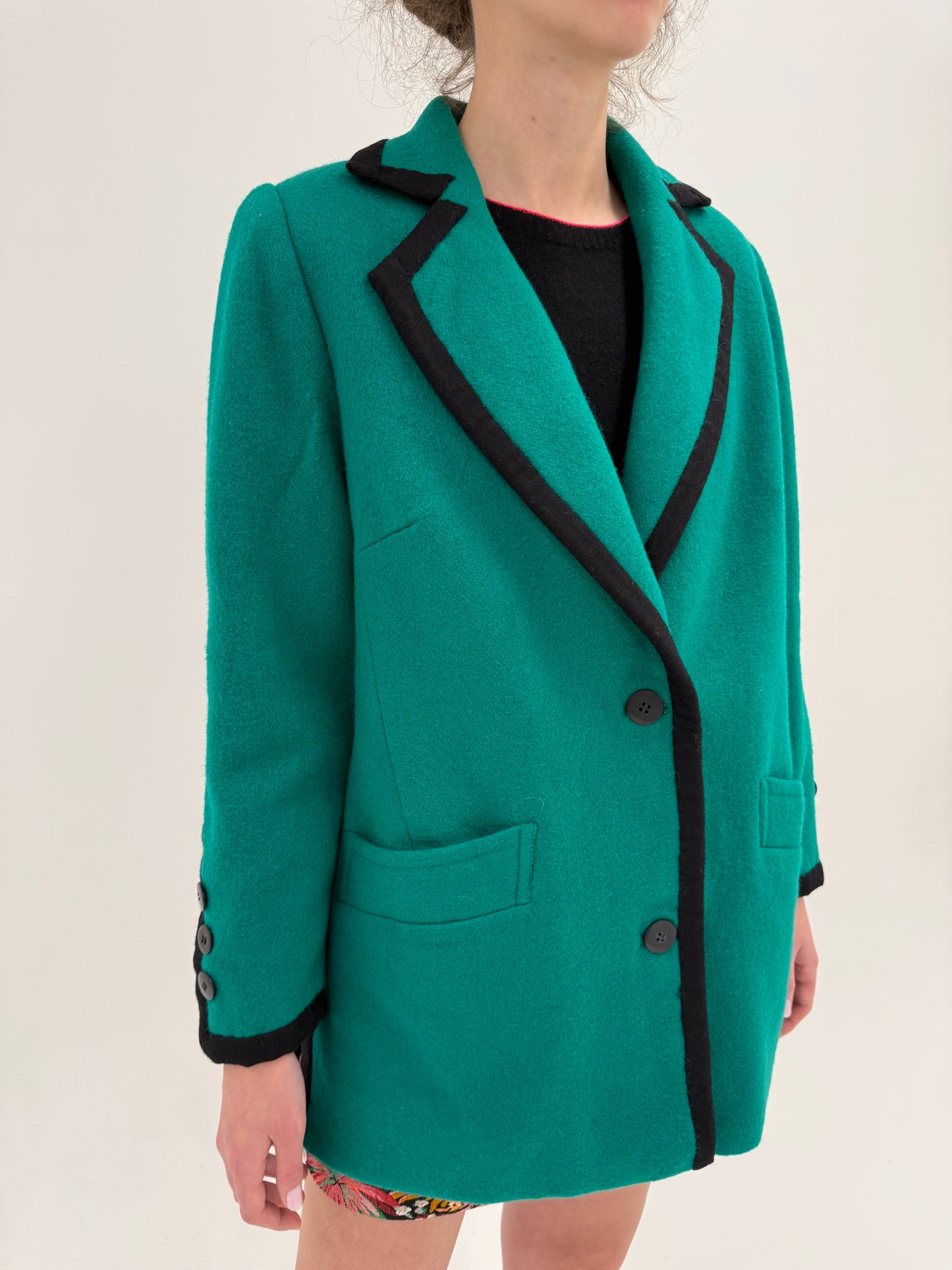 Palton verde smarald cu paspoal din lana plină excepțional