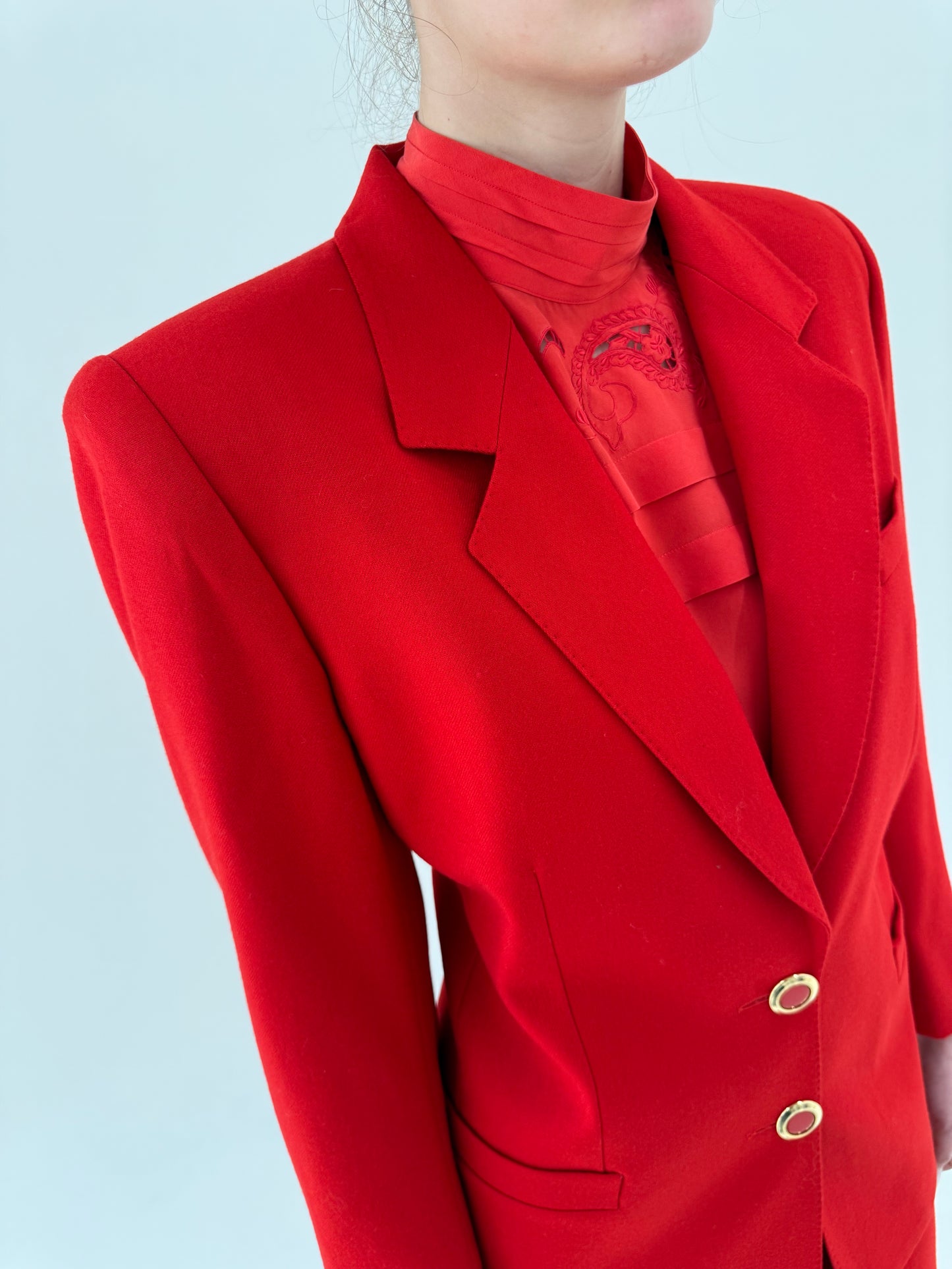 Costum italian premium cherry red cu sacou structurat