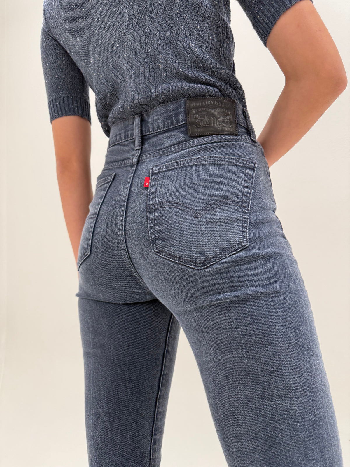 Jeans Levi’s 510 dark wash cu talie înaltă classic fit modelatori plini