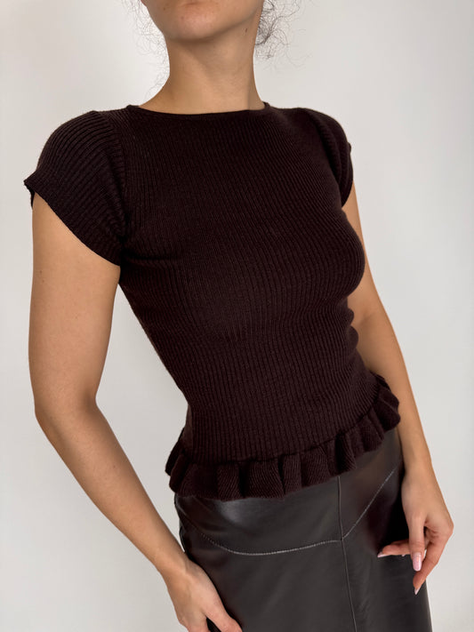 Top cambrat cu volan chocolate brown din lana extrafina ribbed