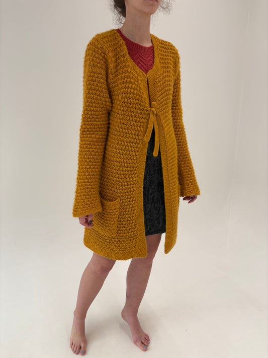 Pardesiu mustard yellow din tricot texturat de lana plină si mohair
