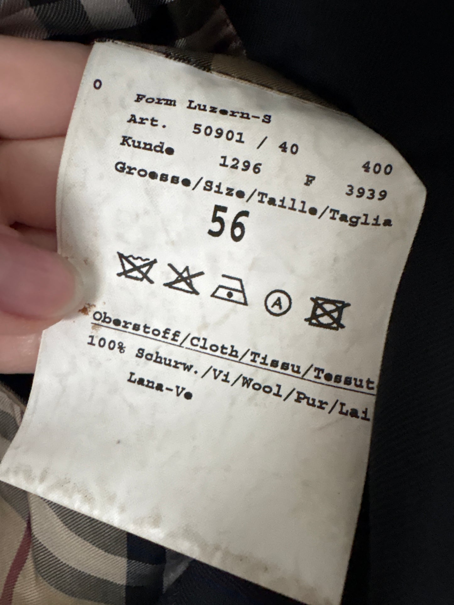 Sacou Burberry plus size petite cu nasturi aurii cu logo și interior cu print specific