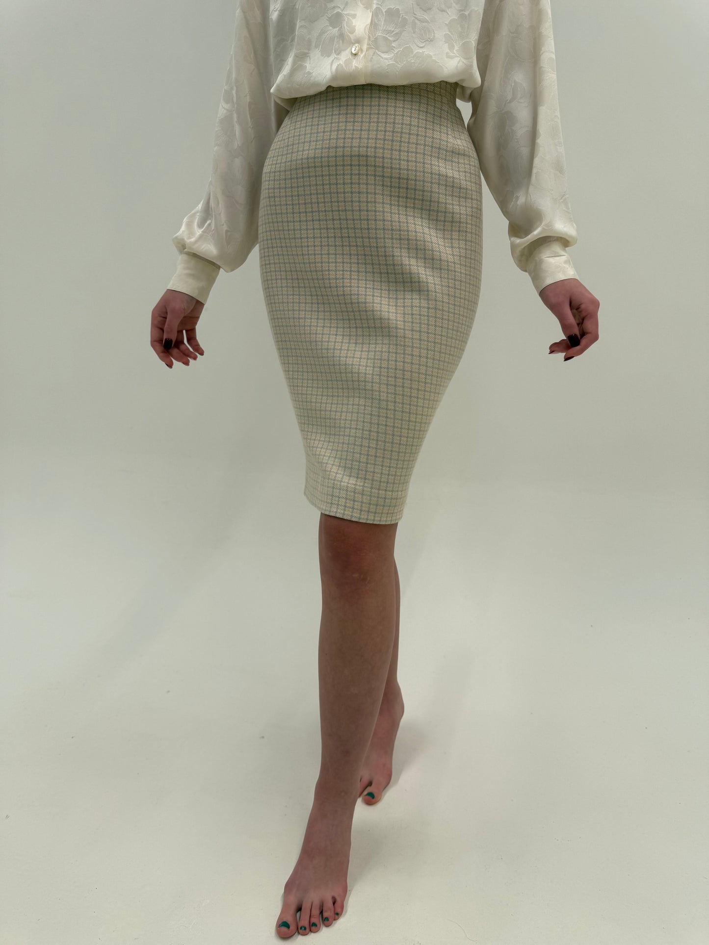 Fustă Escada din cașmir și mătase naturală în culori pudrate conică