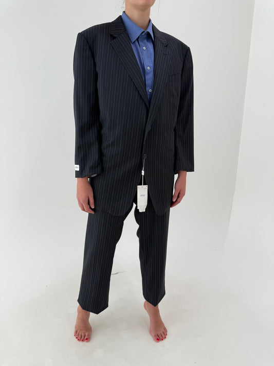 Costum Armani petite nou cu eticheta din lana excepțională cu dungi fine verticale