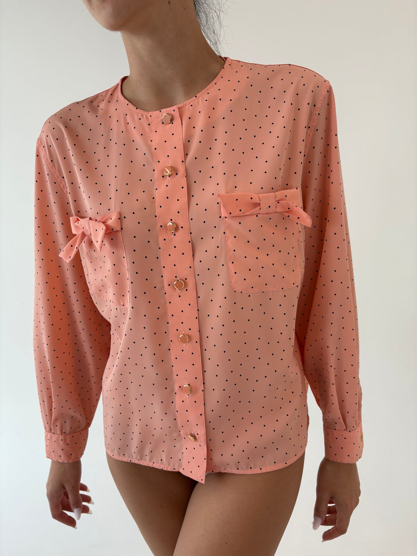 Cămașa vintage salmon pink cu funde și buline