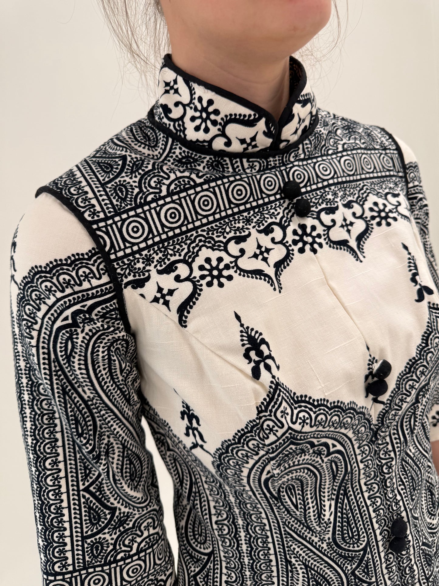 Rochie vintage petite din pânză excepțională cu print paisley superb