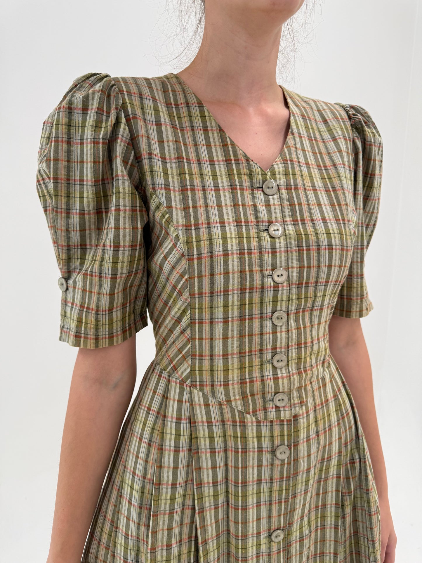 Rochie vintage maxi din pânză moale de bumbac cu corsaj și umeri ușor bufanți