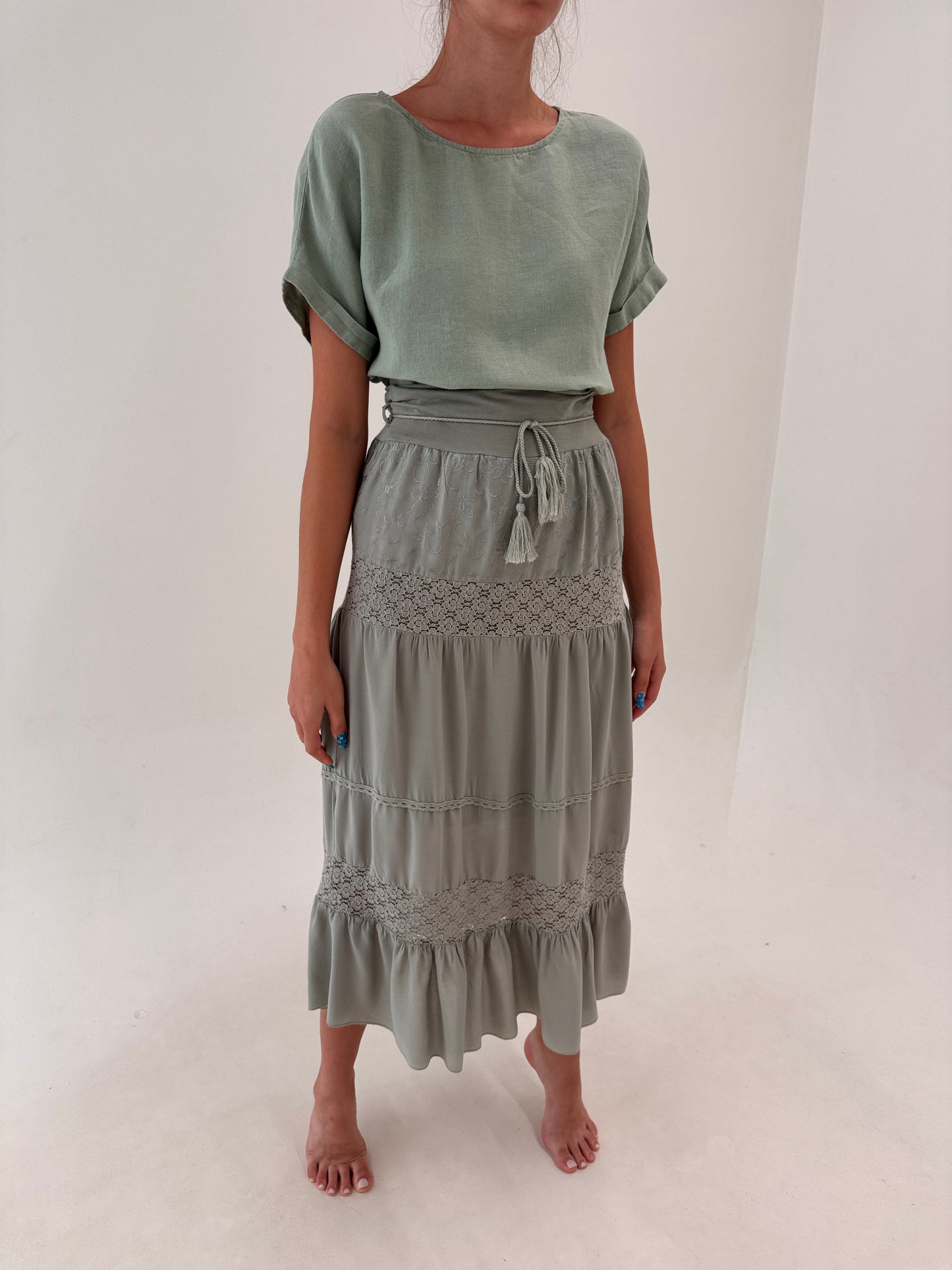 Fustă maxi Sage green cu inserții de dantelă macrame ultra vaporoasă