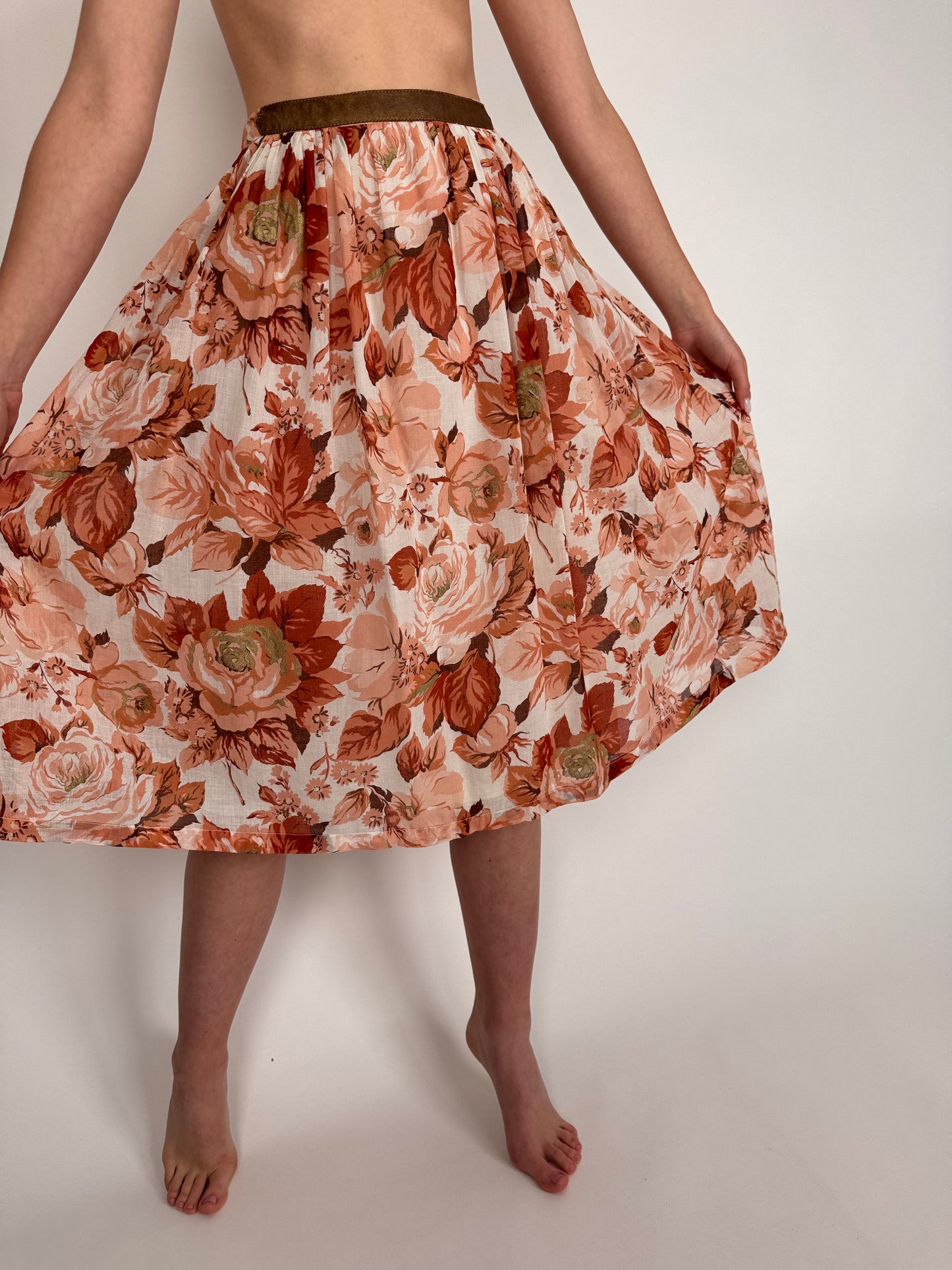 Fustă vintage din panzica de bumbac cu print floral superb