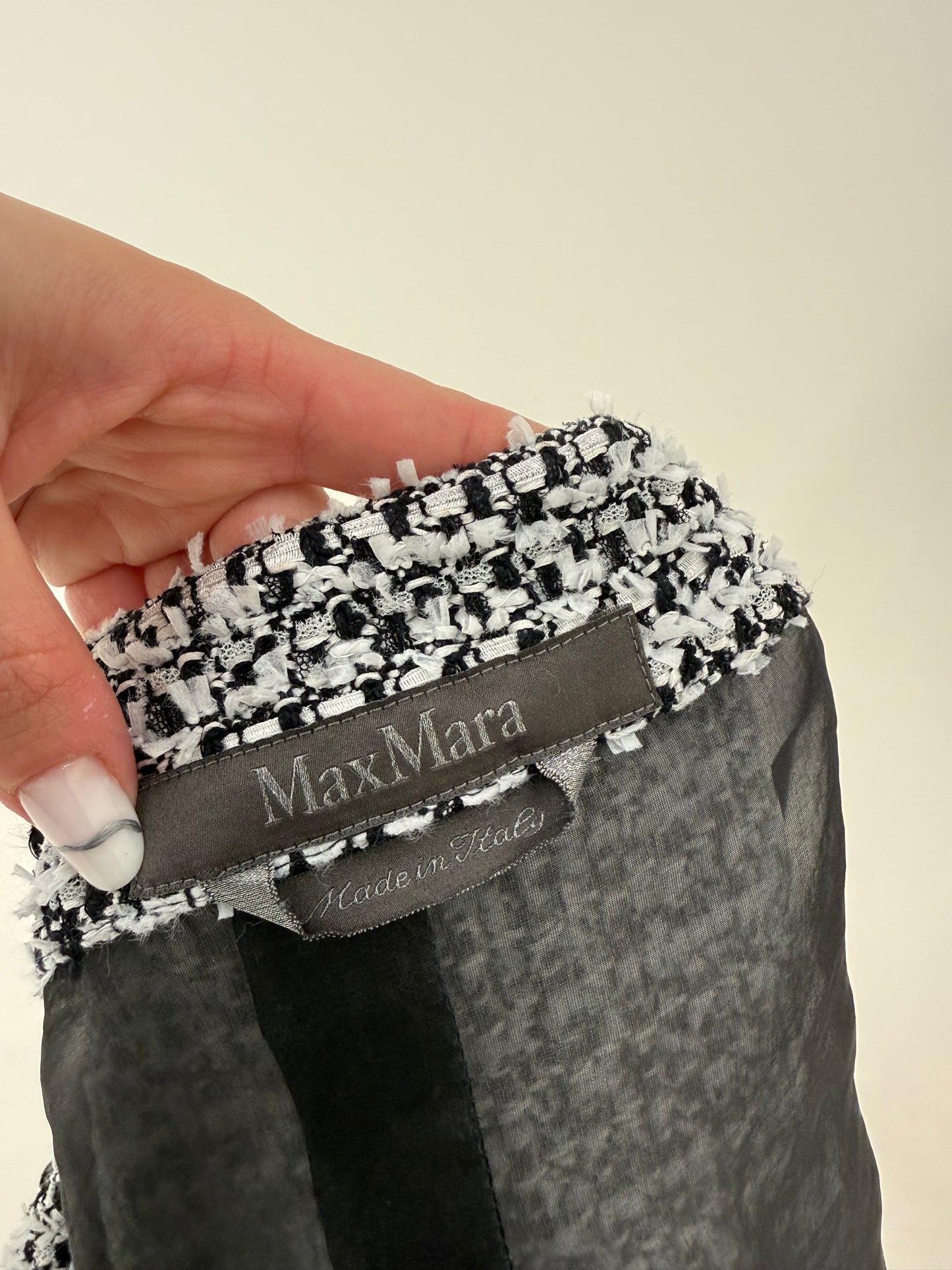 Sacou Max Mara cu căptușeală de mătase naturală alb negru în croi chic minimalist