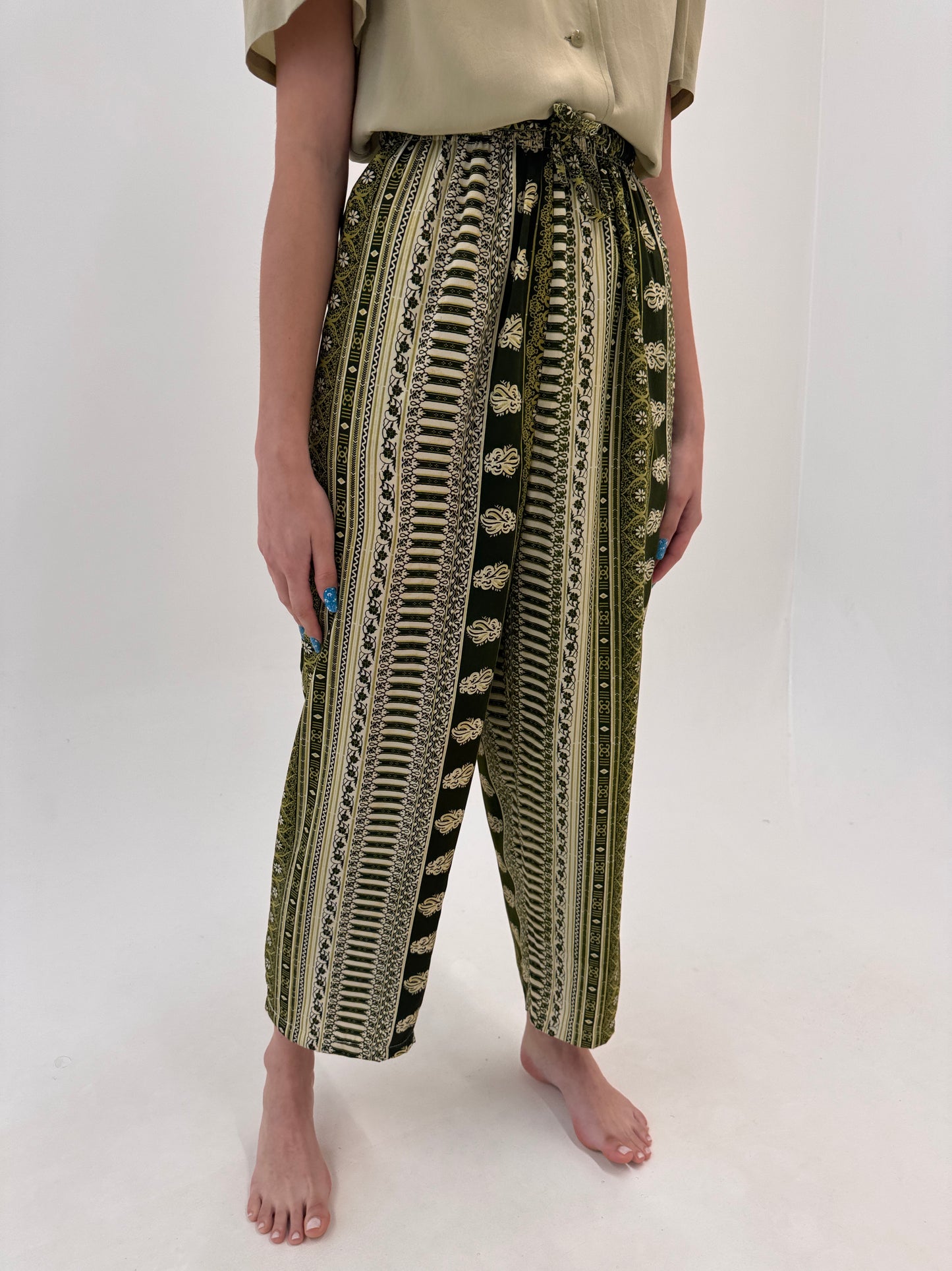 Pantaloni vintage în nuanțe de camel și kaki vaporoși cu talie ultra înaltă elastică